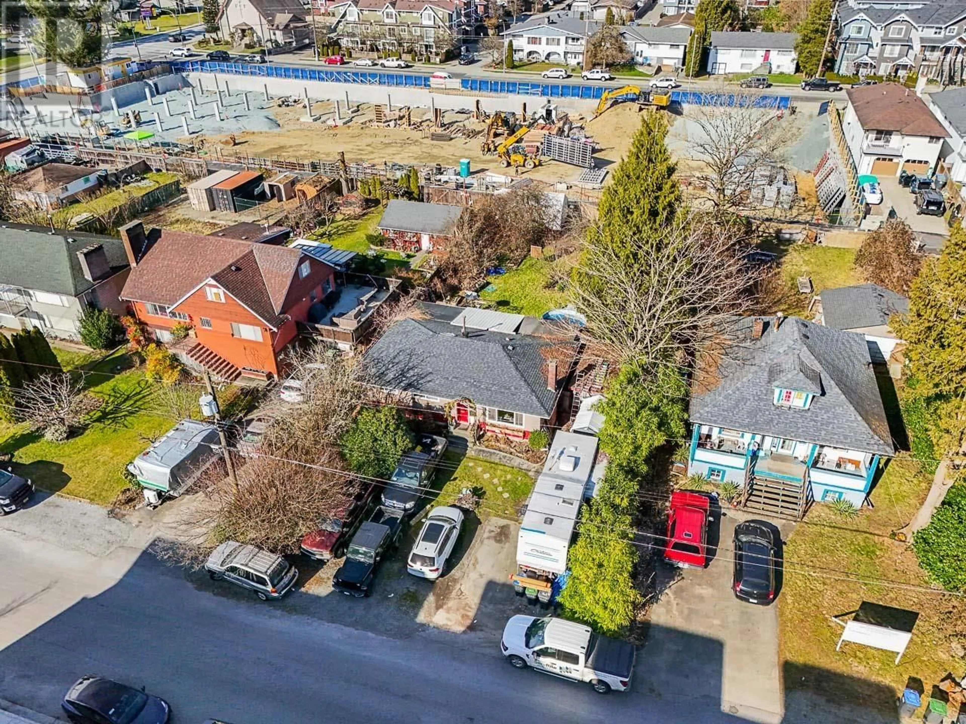 A pic from outside/outdoor area/front of a property/back of a property/a pic from drone, street for 2159 GRANT AVENUE, Port Coquitlam British Columbia V3B1R1