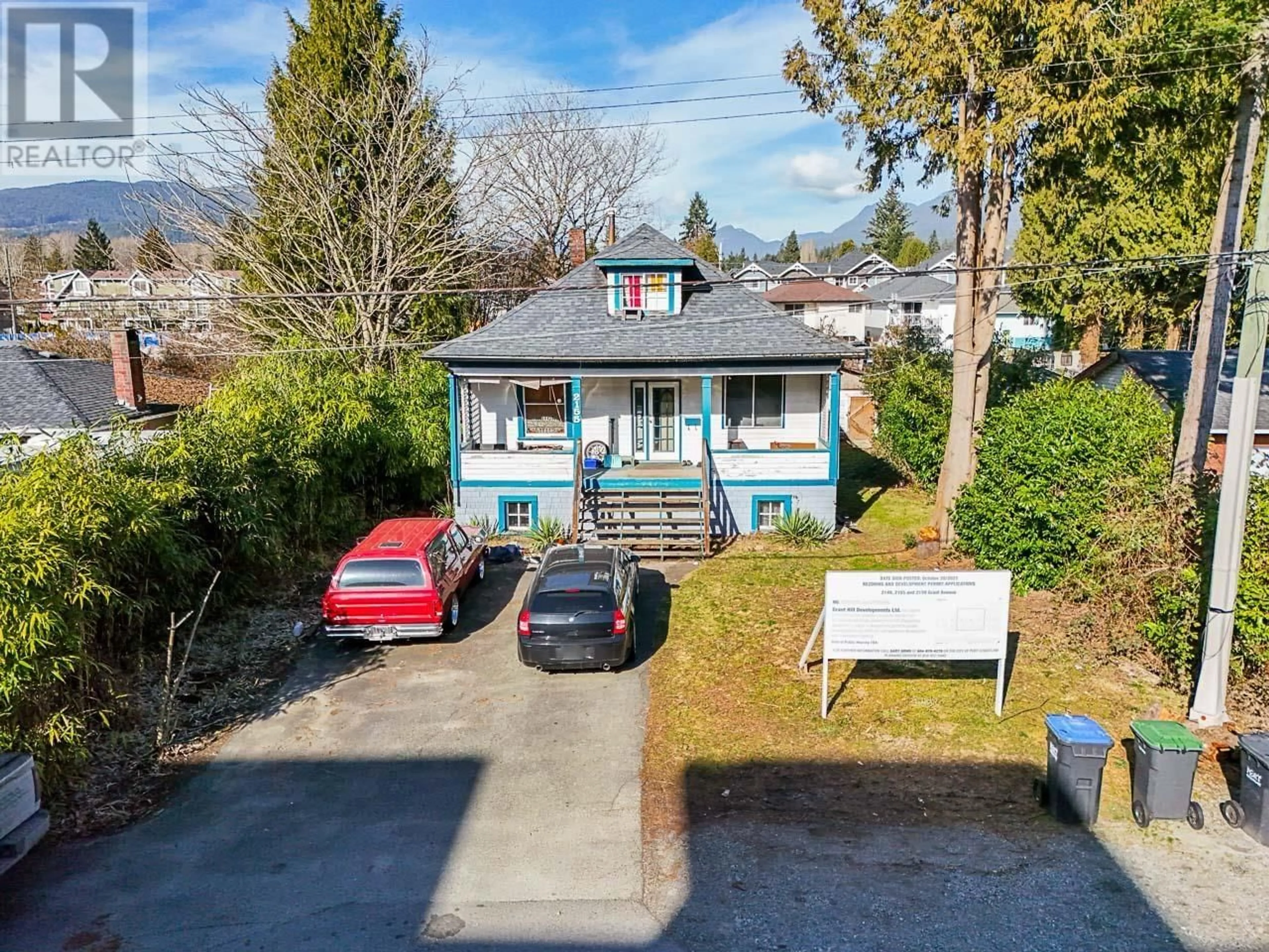 A pic from outside/outdoor area/front of a property/back of a property/a pic from drone, street for 2155 GRANT AVENUE, Port Coquitlam British Columbia V3B1R1