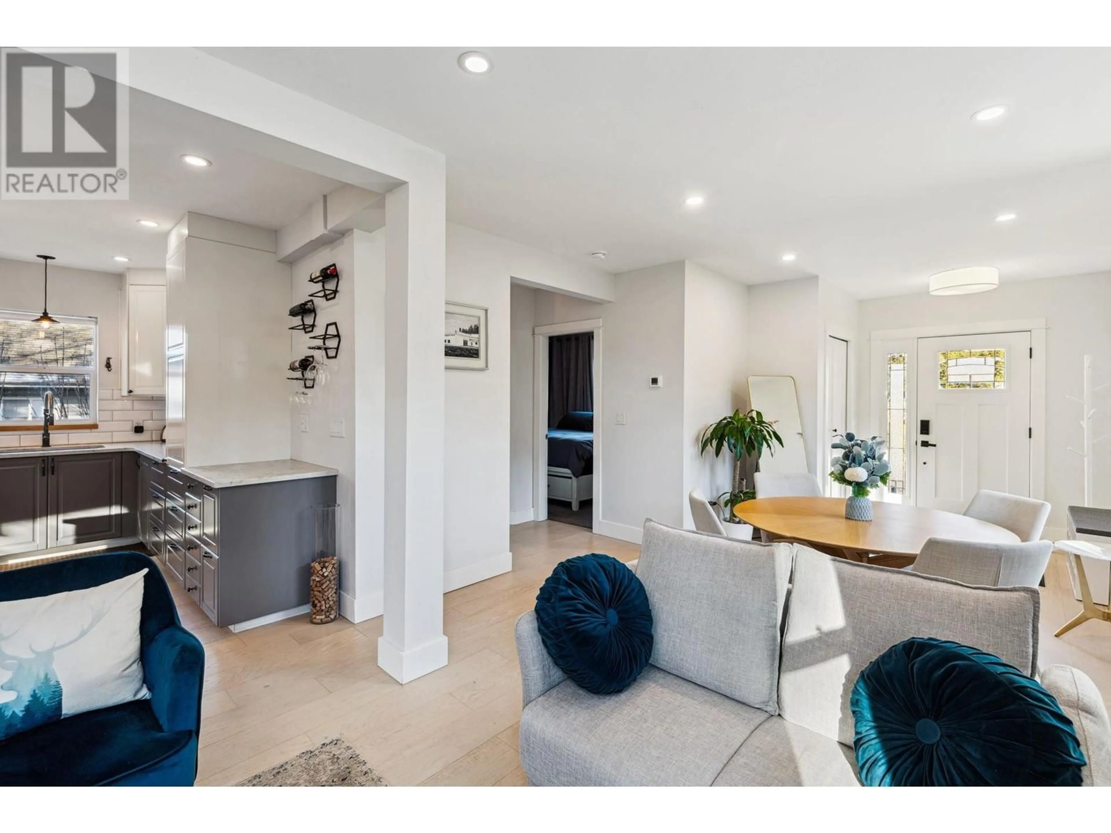 Open concept kitchen, unknown for 20540 LORNE AVENUE, Maple Ridge British Columbia V2X1G9
