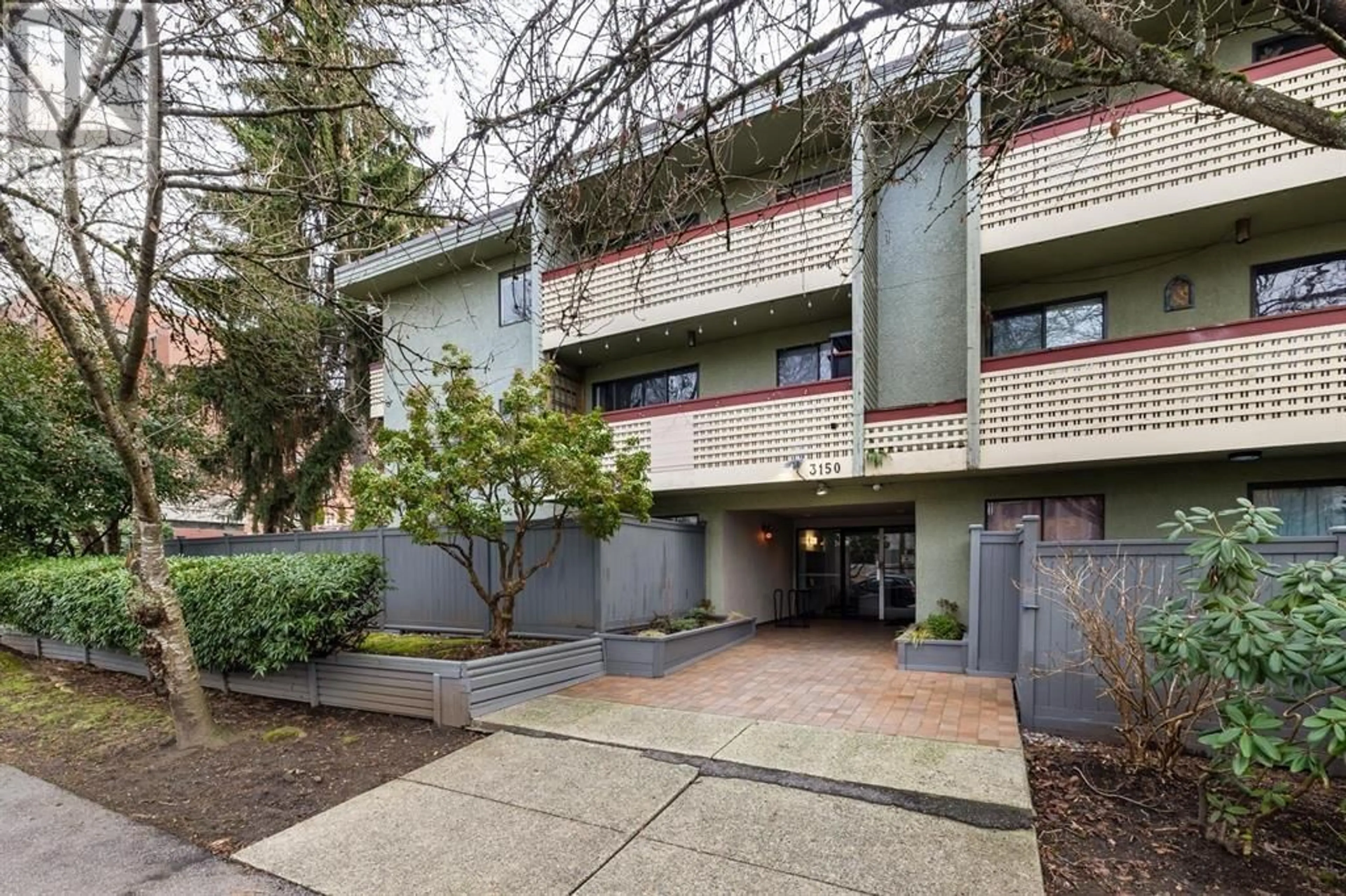 Patio, building for 215 - 3150 PRINCE EDWARD STREET, Vancouver British Columbia V5T3N6