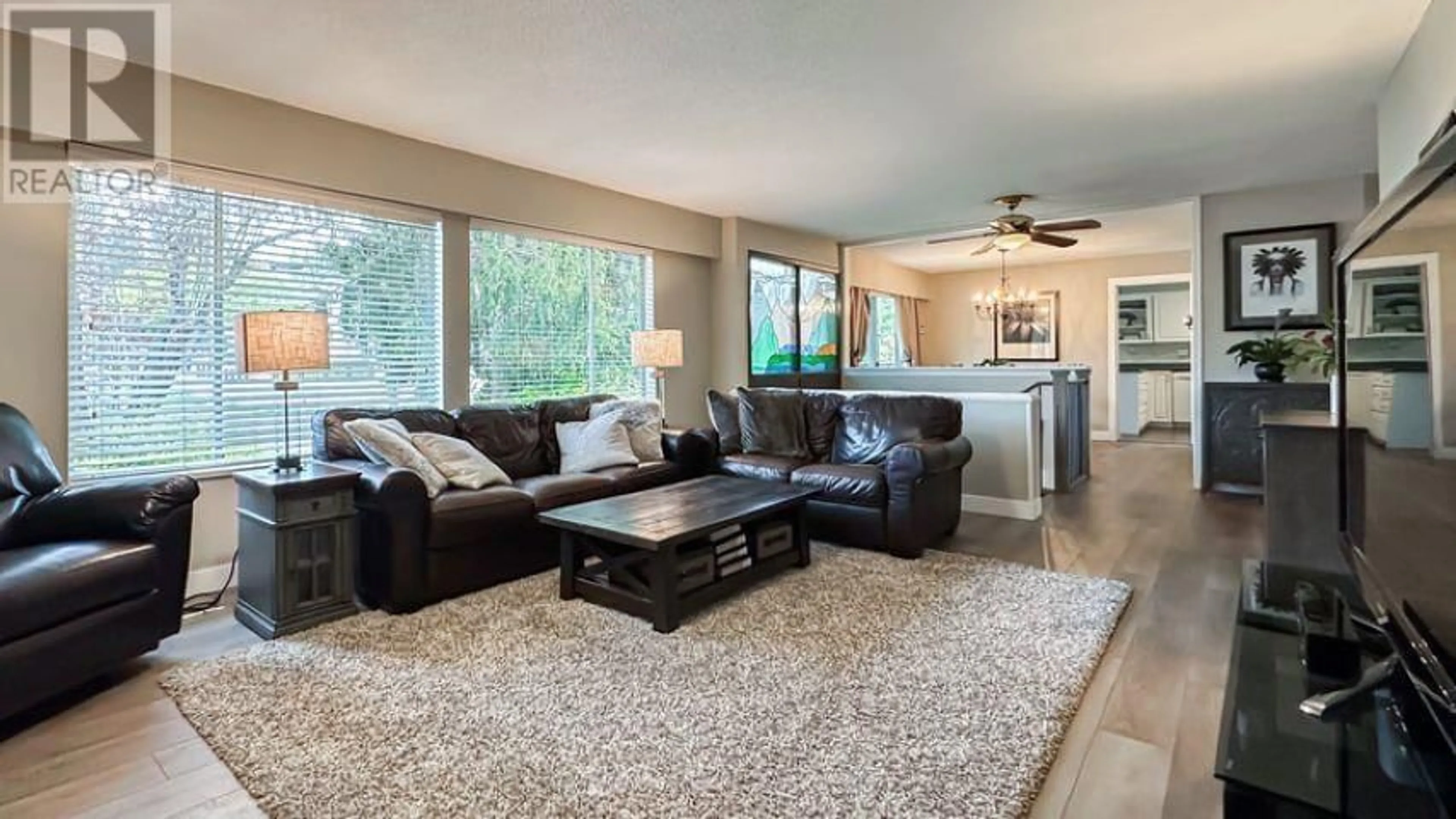 Living room with furniture, unknown for 5620 GILPIN STREET, Burnaby British Columbia V5G2H9