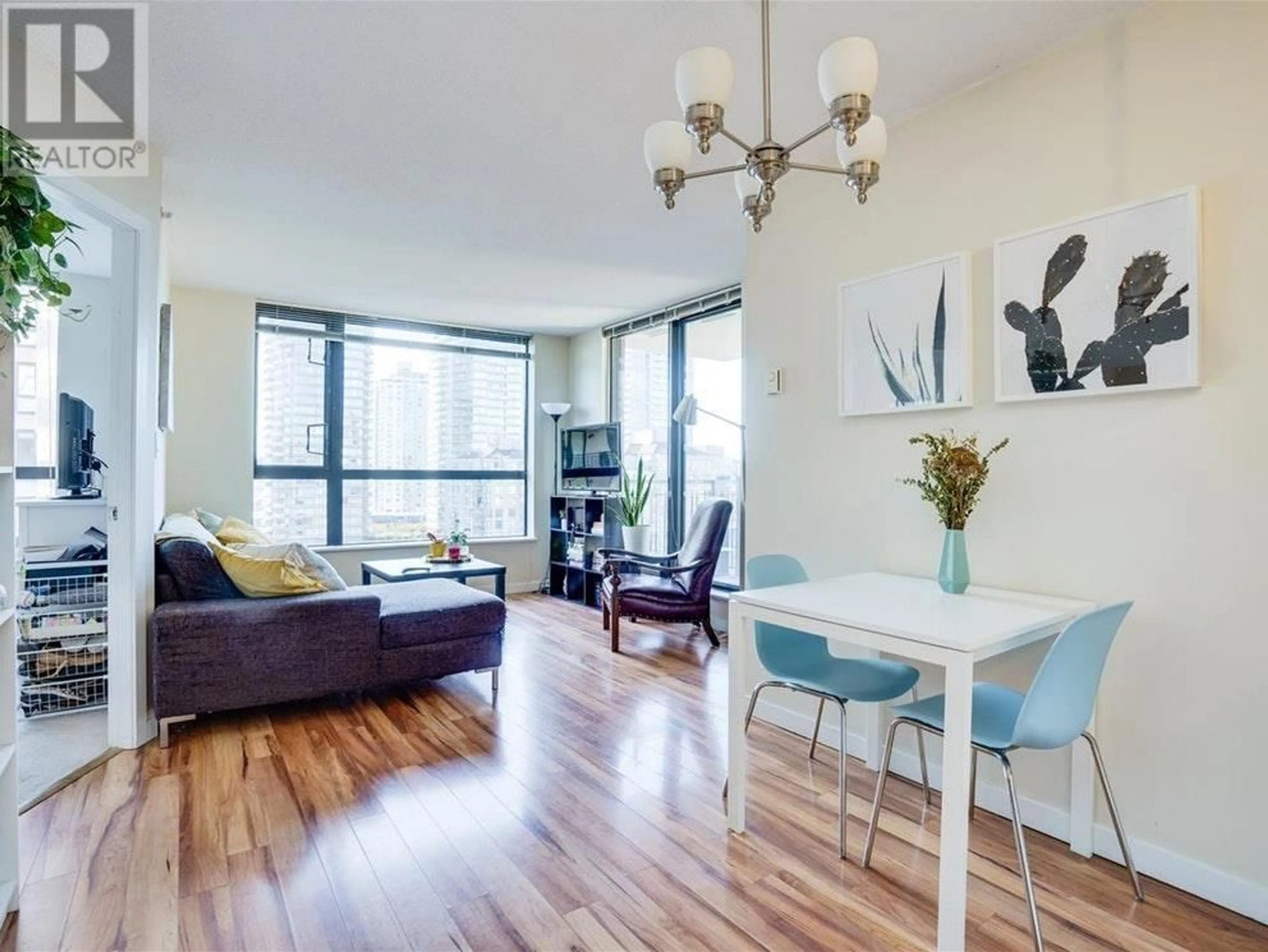 Living room with furniture, wood/laminate floor for 504 - 814 ROYAL AVENUE, New Westminster British Columbia V3M1J9