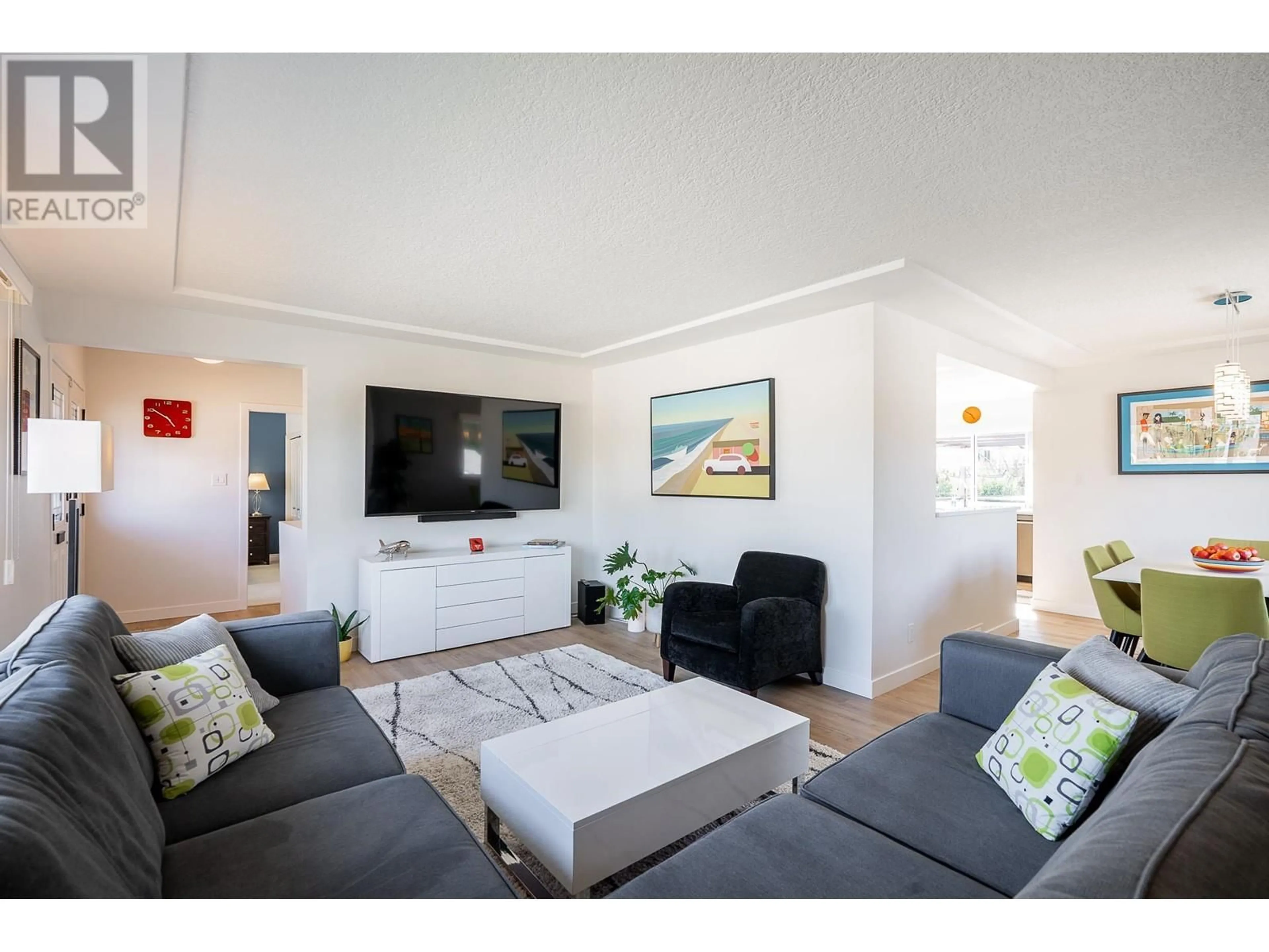 Living room with furniture, wood/laminate floor for 1115 VICTORY DRIVE, Port Moody British Columbia V3H1K3