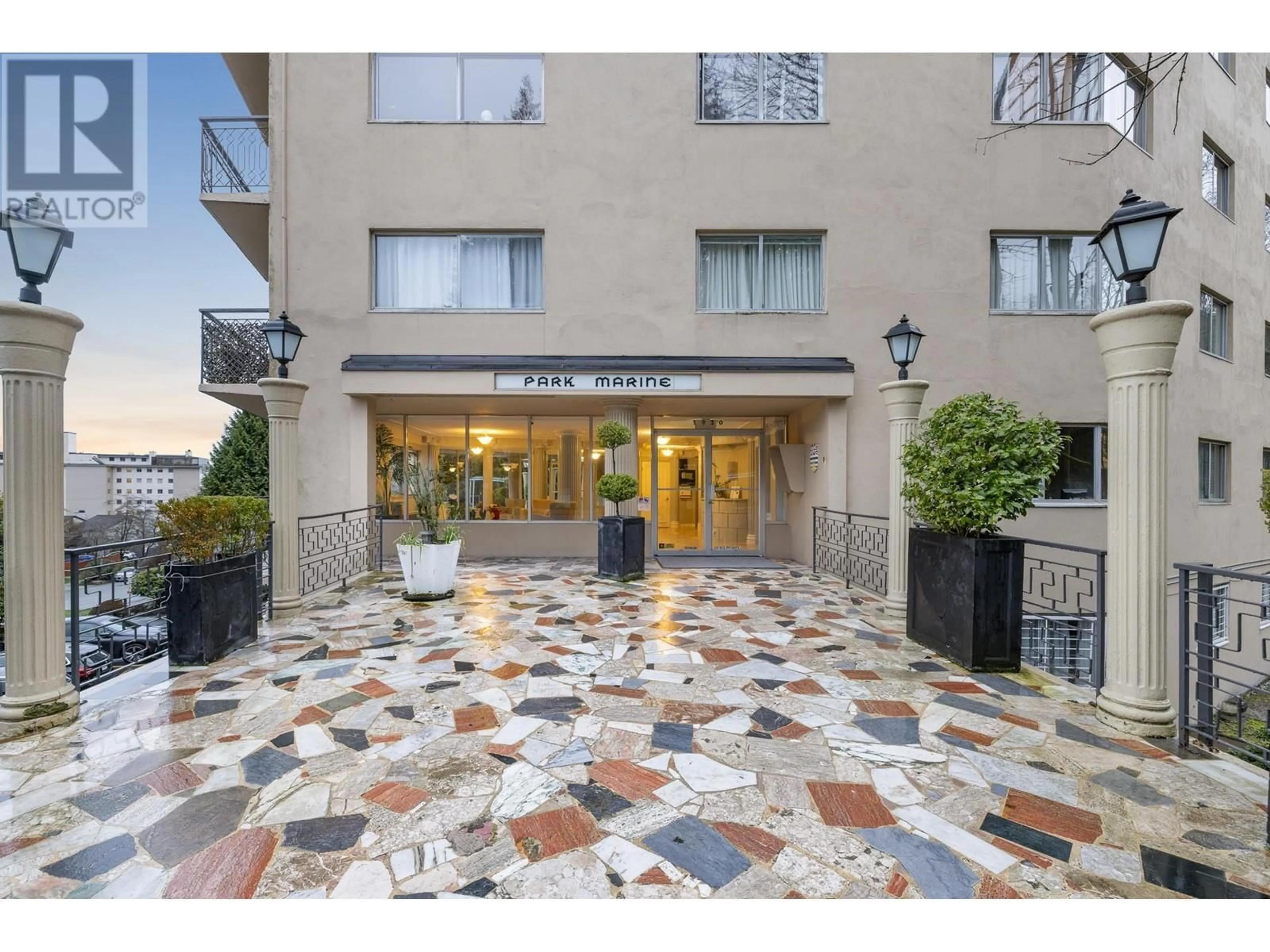 Indoor foyer for 1001 - 1930 MARINE DRIVE, West Vancouver British Columbia V7V1J8