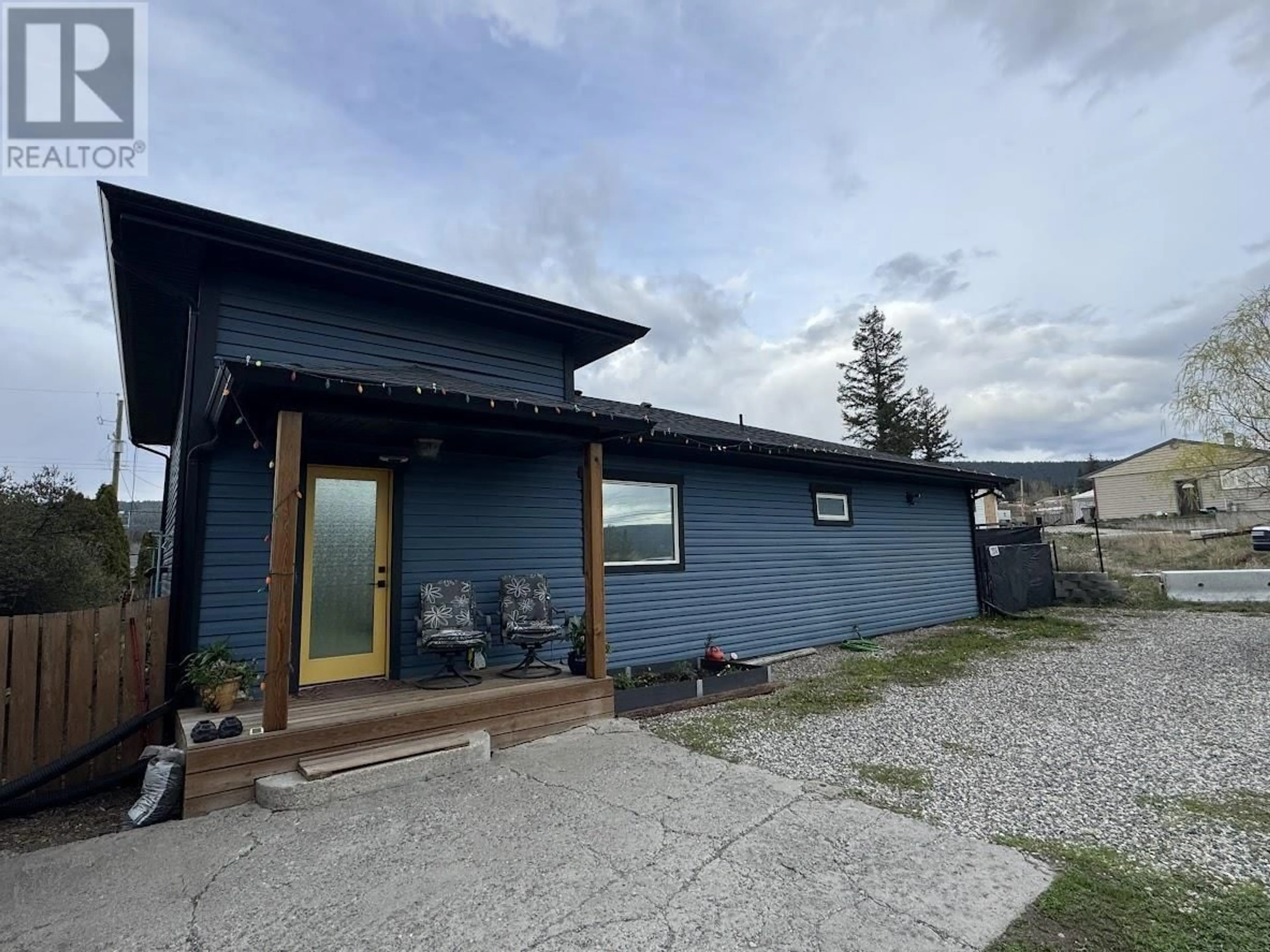 A pic from outside/outdoor area/front of a property/back of a property/a pic from drone, building for 2018 MACKENZIE AVENUE, Williams Lake British Columbia V2G1P3