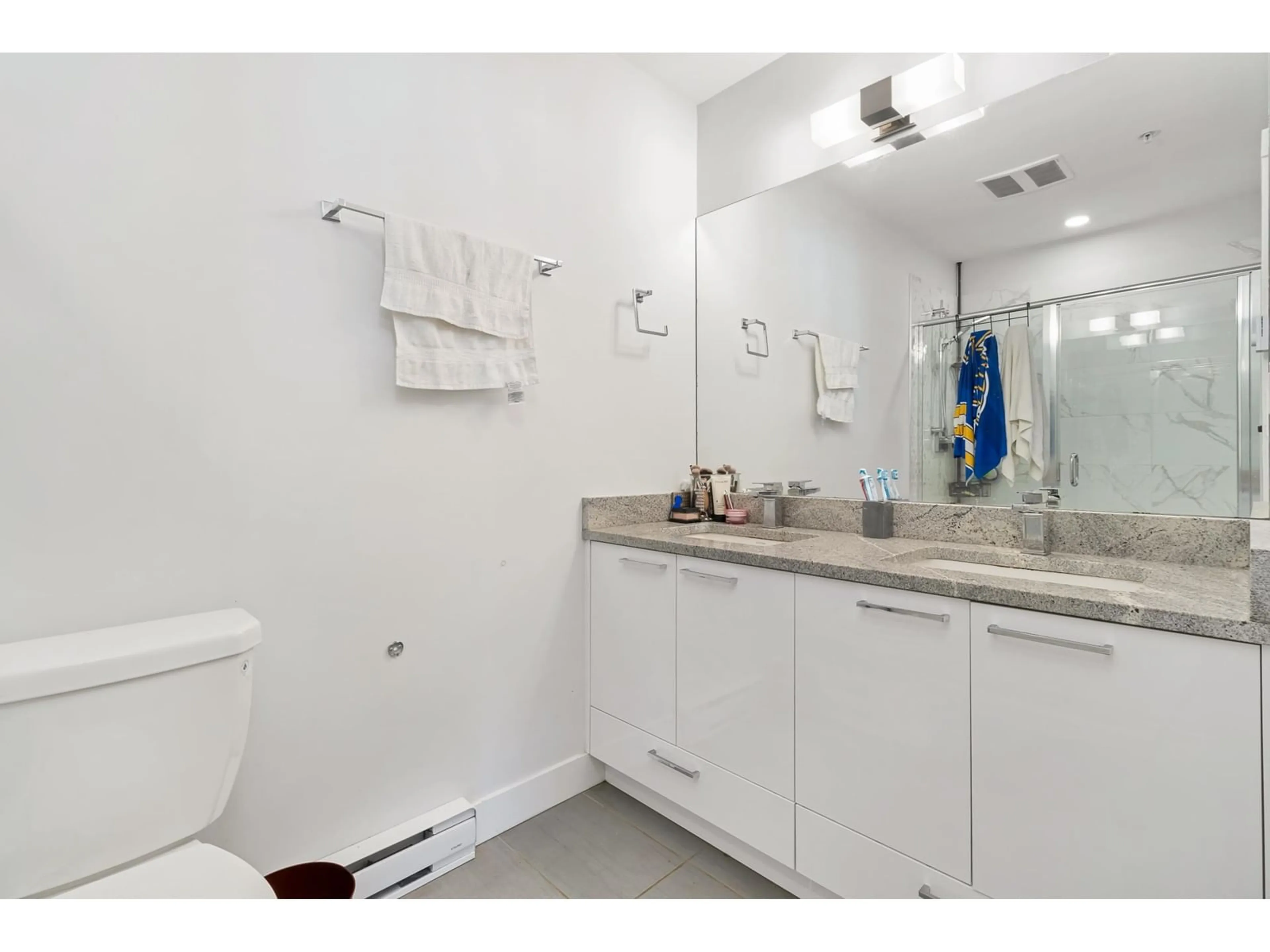Standard bathroom, ceramic/tile floor for 512 - 20696 EASTLEIGH, Langley British Columbia V3A0M3