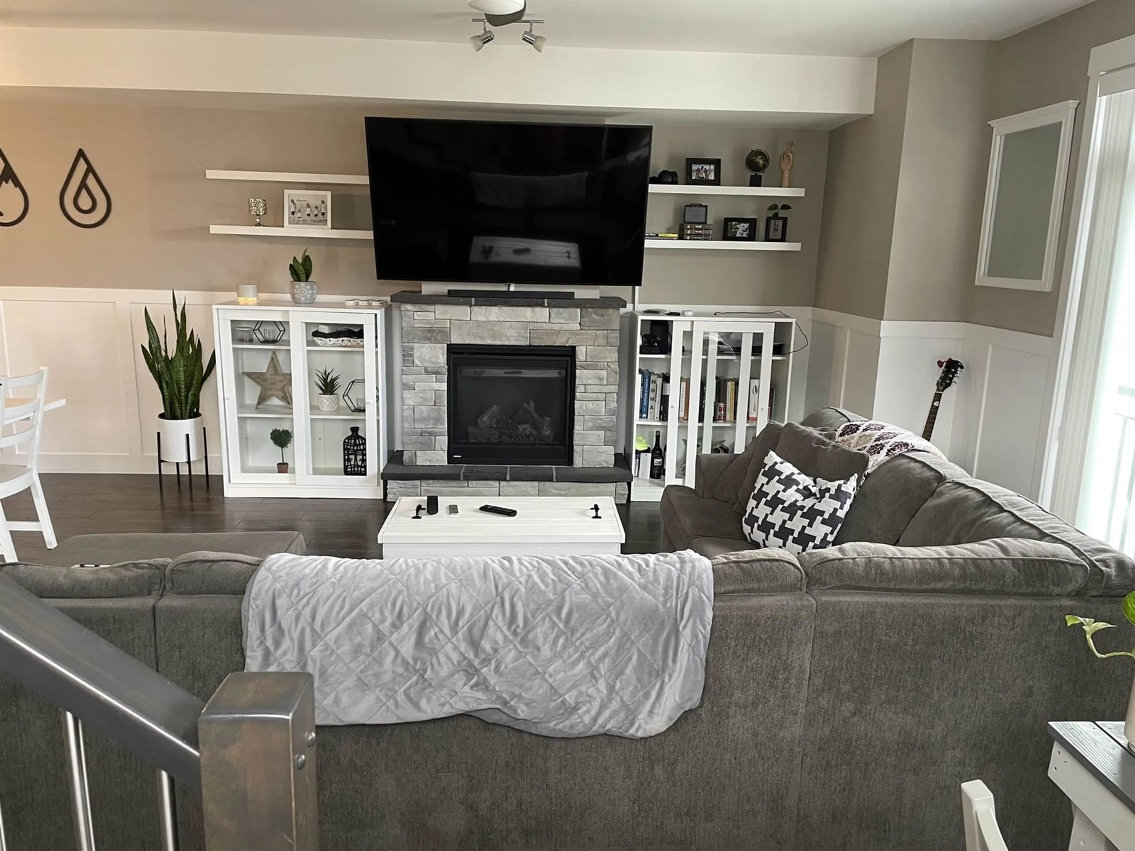 Living room with furniture, unknown for 18 - 5797 PROMONTORY ROAD, Chilliwack British Columbia V2R0Z2