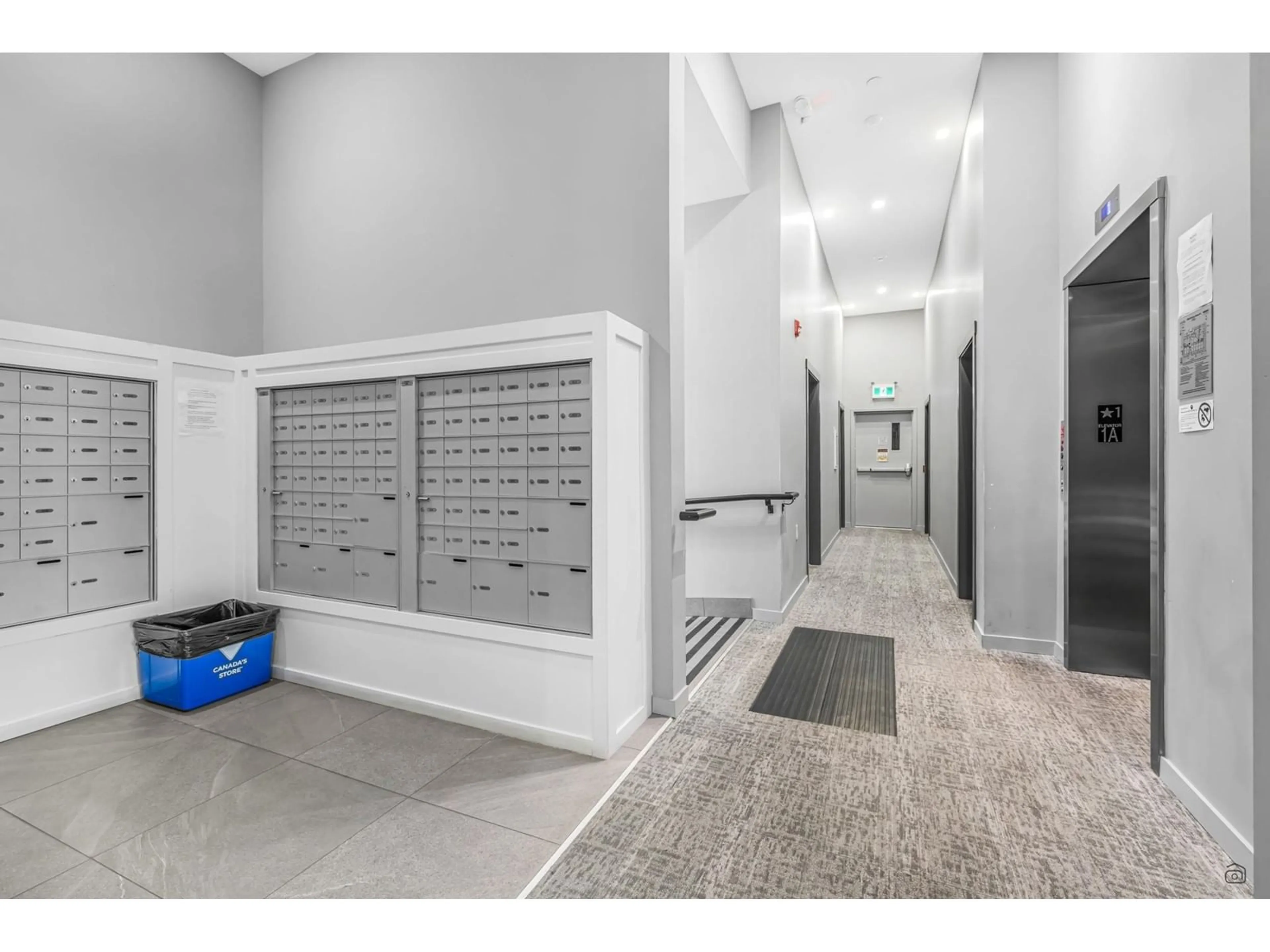 Indoor foyer for 307 - 13969 96, Surrey British Columbia V3T0T1
