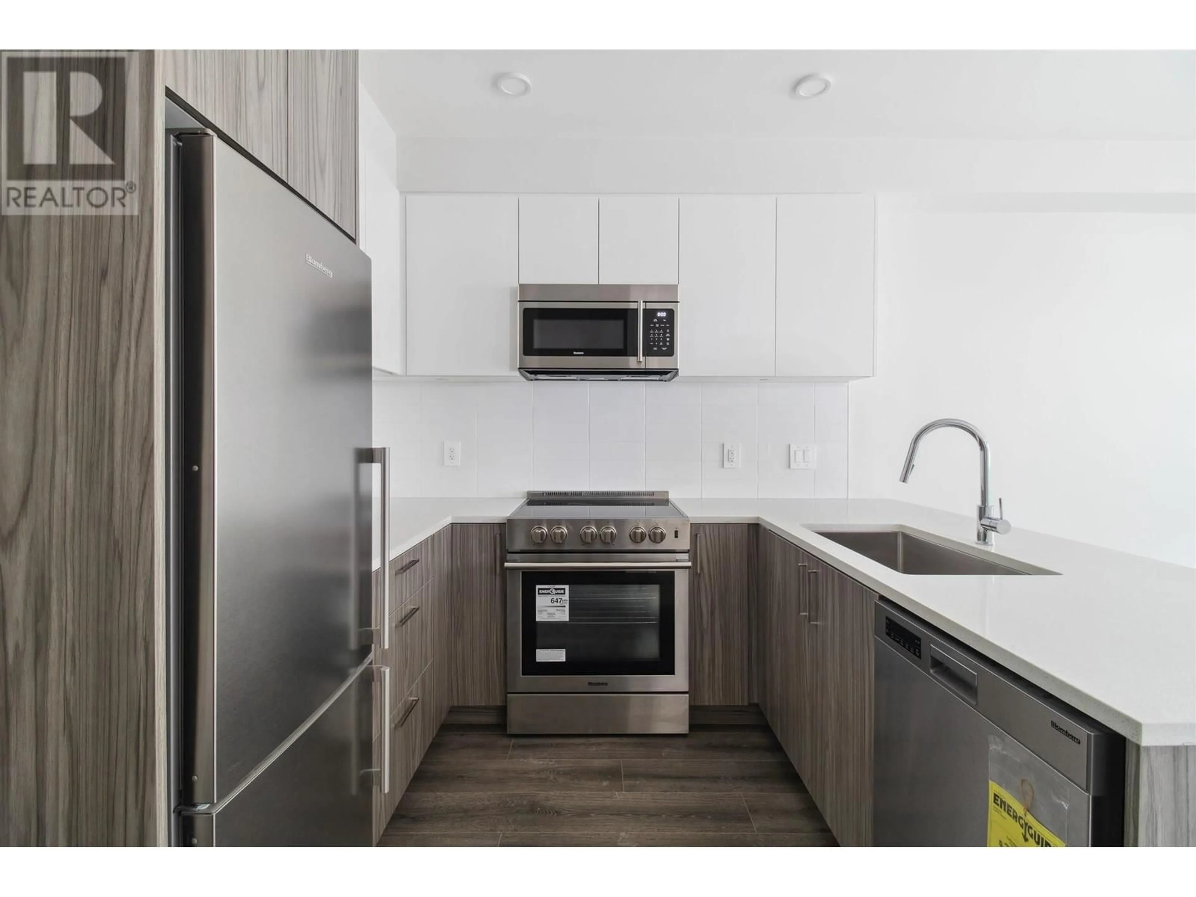 Standard kitchen, unknown for 309 - 5535 HASTINGS STREET, Burnaby British Columbia V5B1R2