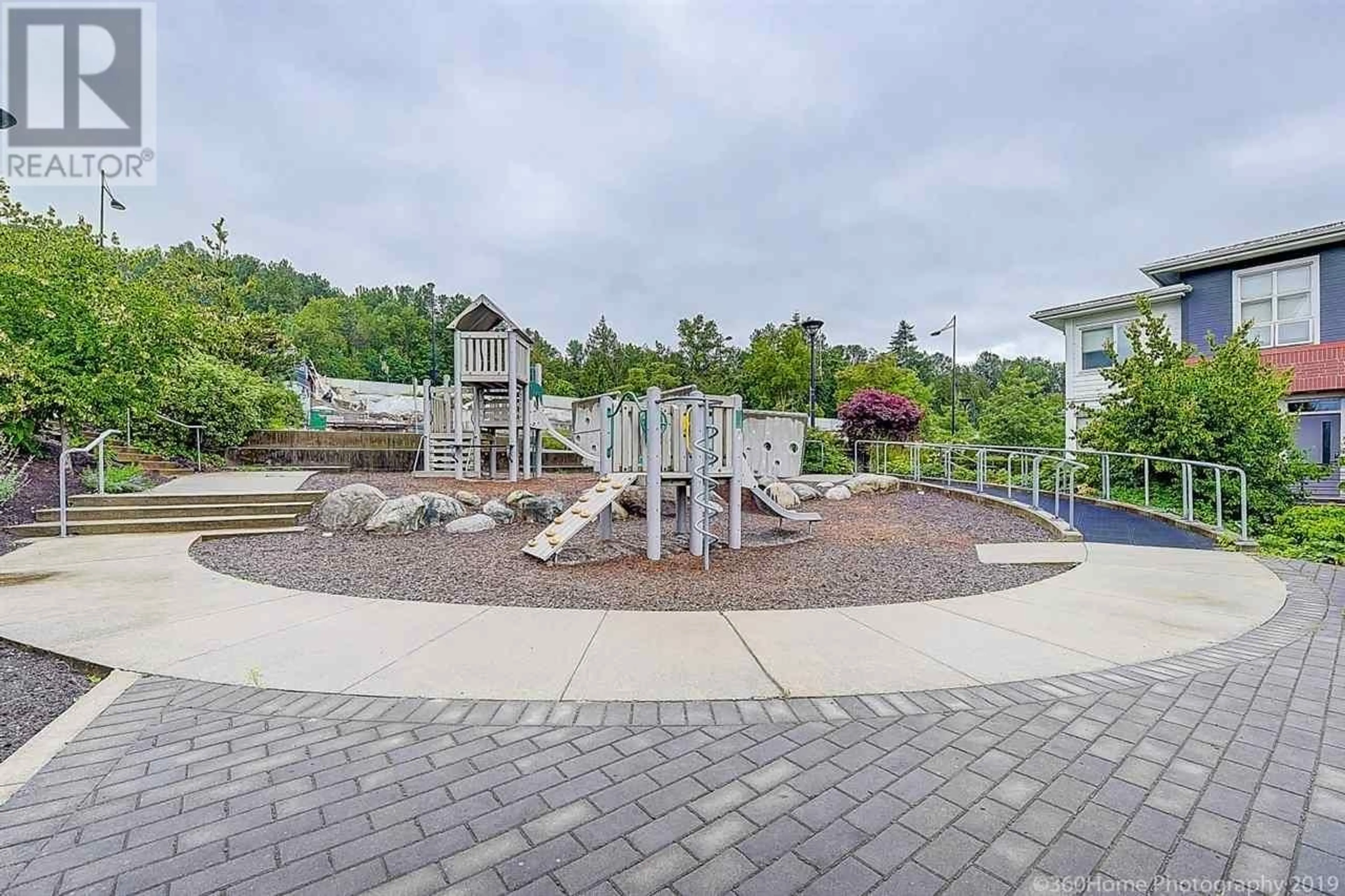 Patio, mountain view for 3170 PIERVIEW CRESCENT, Vancouver British Columbia V5S0A9