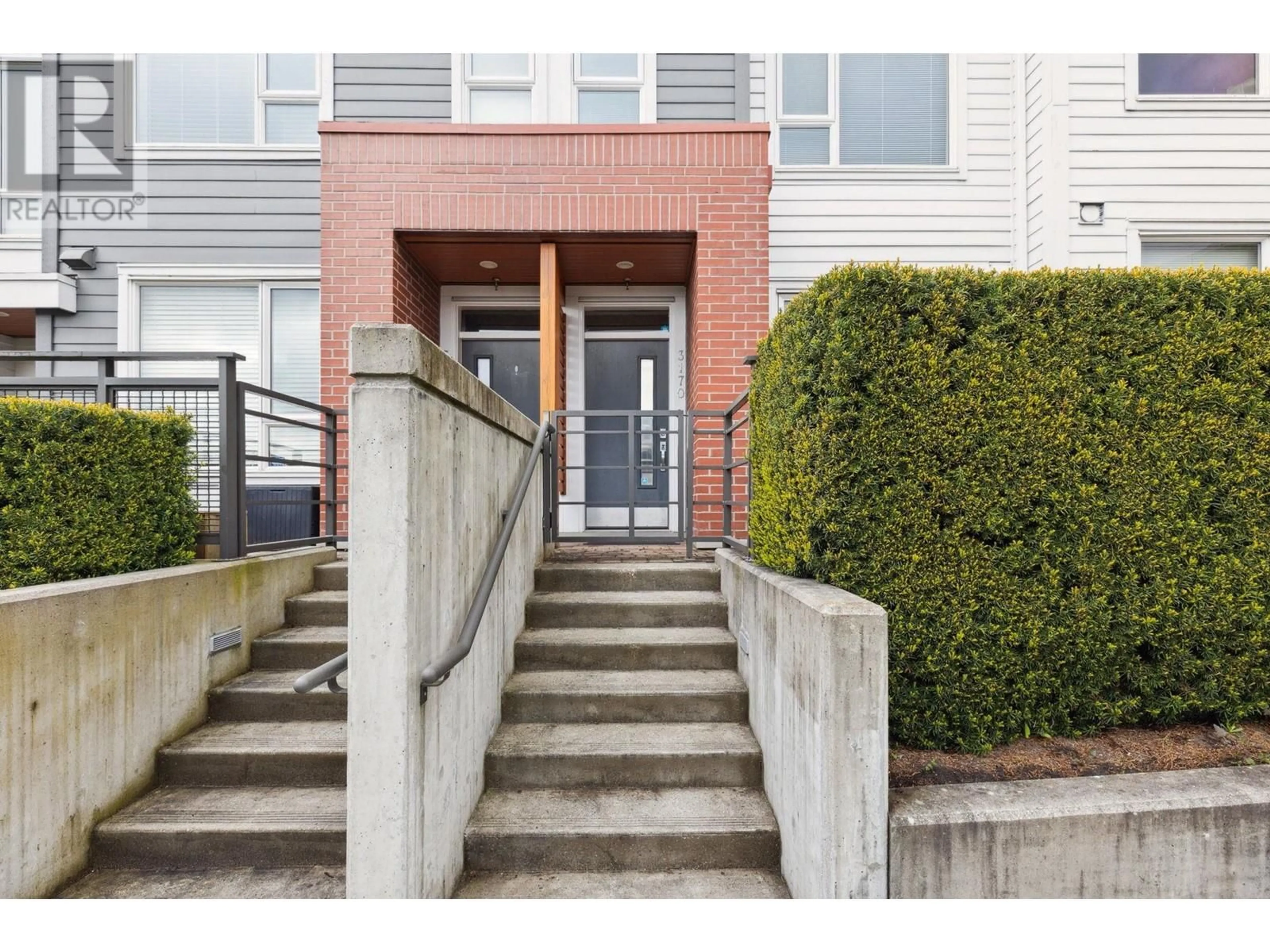 Indoor entryway for 3170 PIERVIEW CRESCENT, Vancouver British Columbia V5S0A9