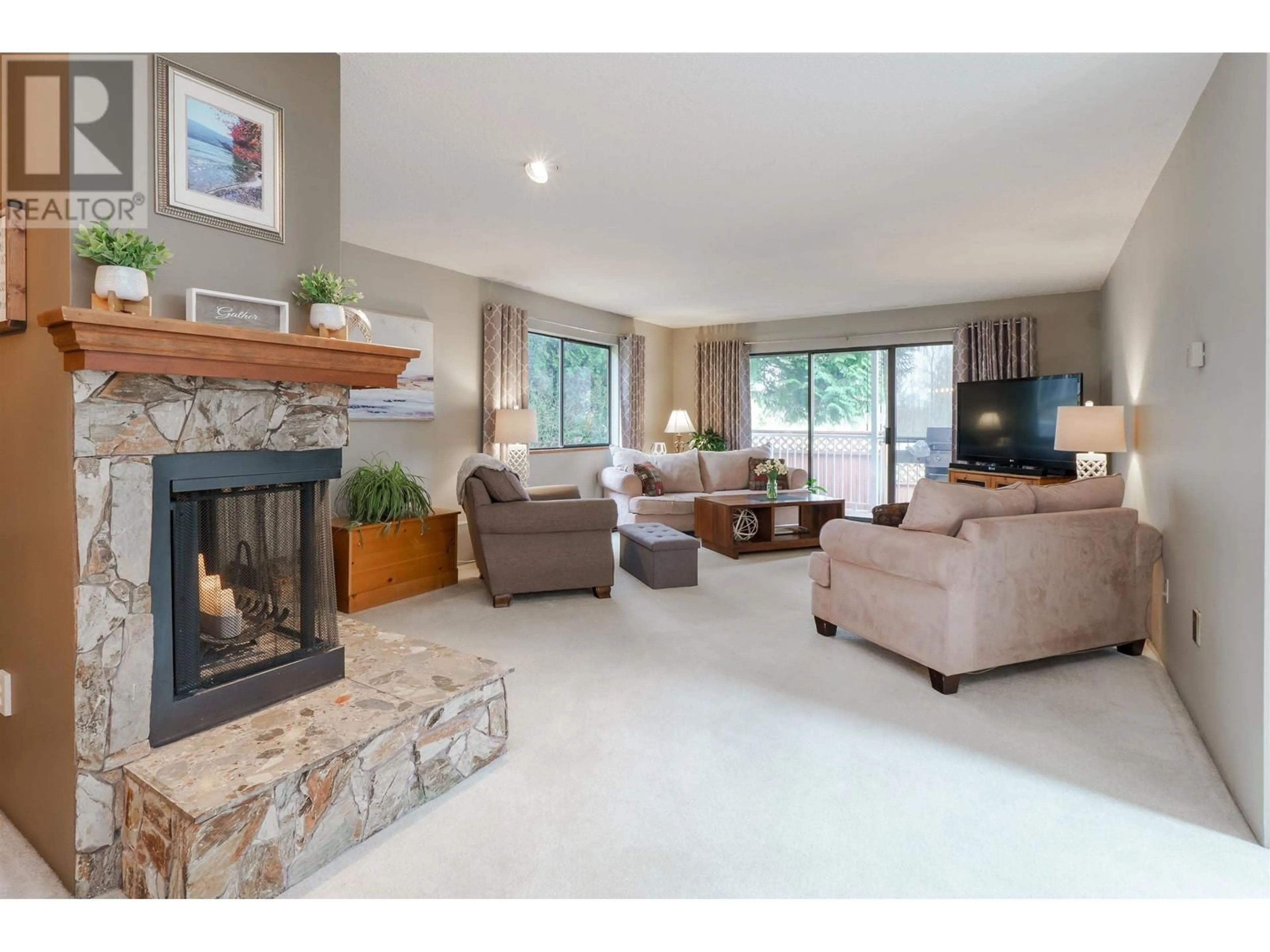 Living room with furniture, unknown for 1261 LANSDOWNE DRIVE, Coquitlam British Columbia V3E1S6