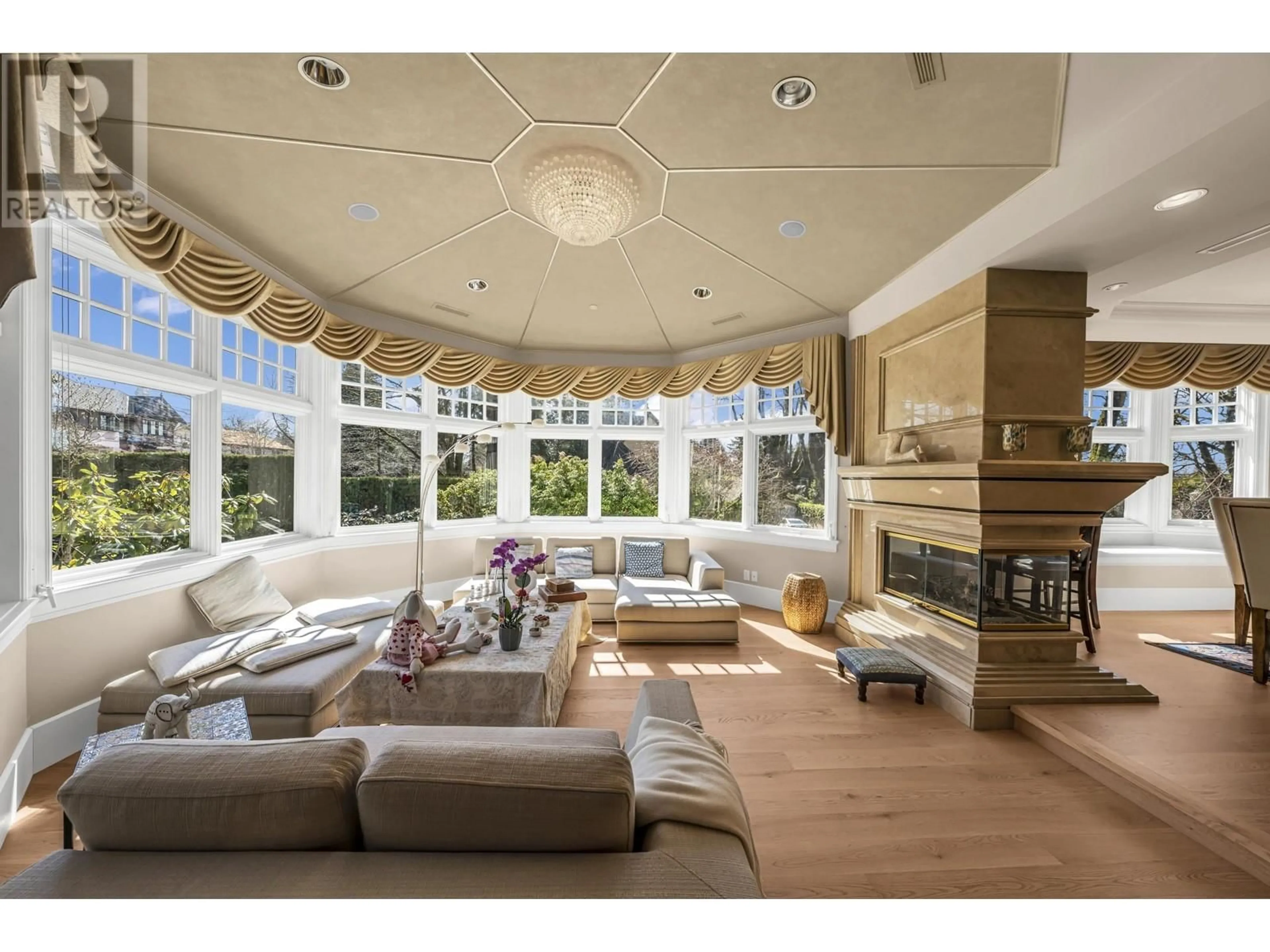 Living room with furniture, unknown for 5885 ANGUS DRIVE, Vancouver British Columbia V6M3N7