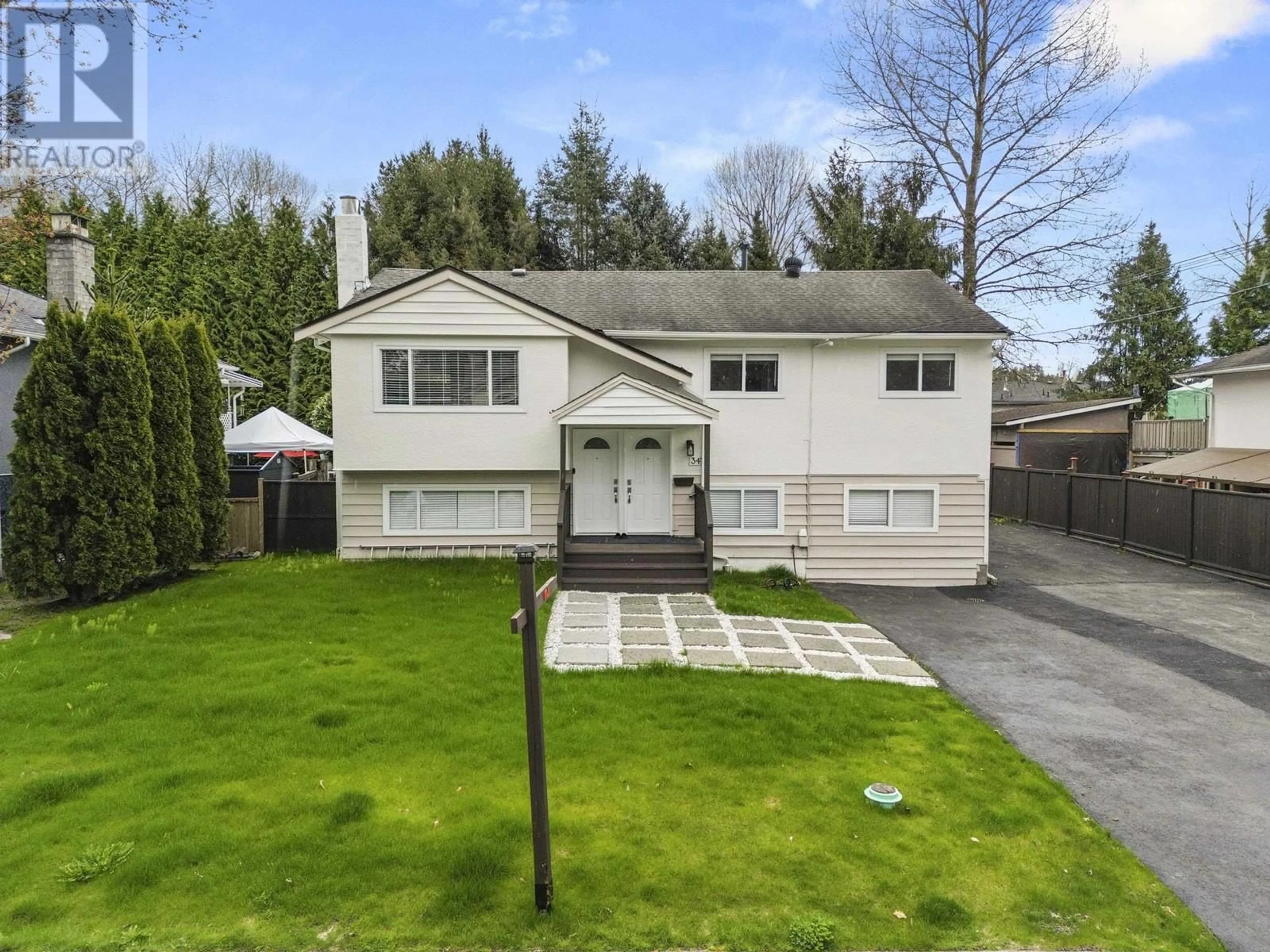 A pic from outside/outdoor area/front of a property/back of a property/a pic from drone, street for 3478 HANDLEY CRESCENT, Port Coquitlam British Columbia V3B2Y5