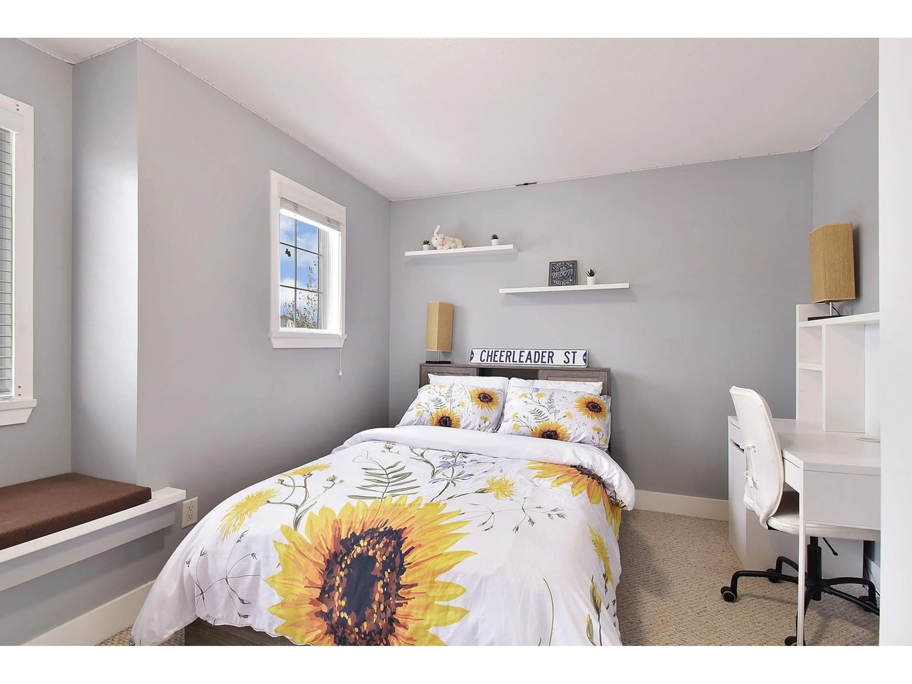 Bedroom with bed, wood/laminate floor for 19087 69A, Surrey British Columbia V4N0A5