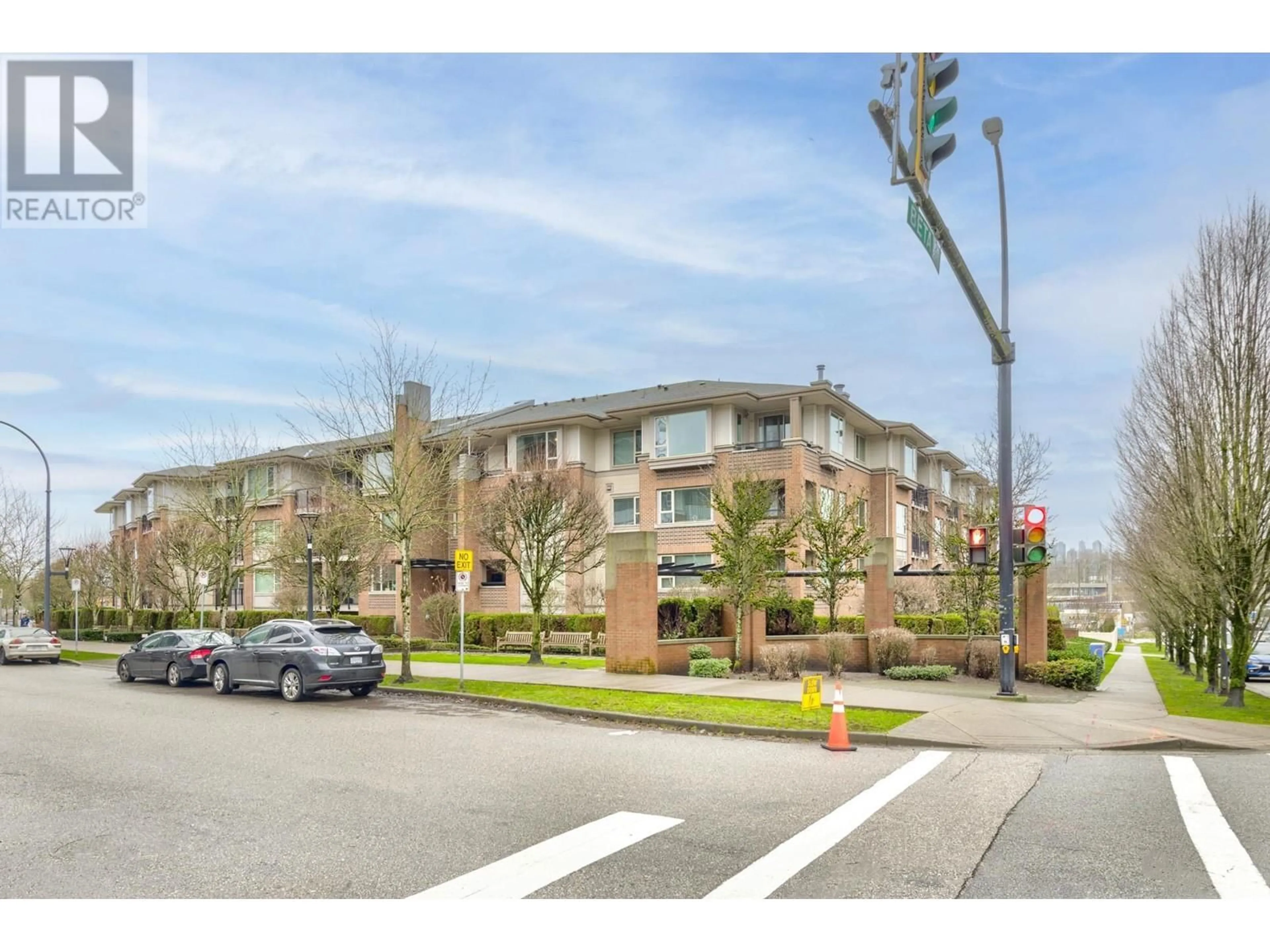 Blurry image for 305 - 4728 DAWSON STREET, Burnaby British Columbia V5C0A9