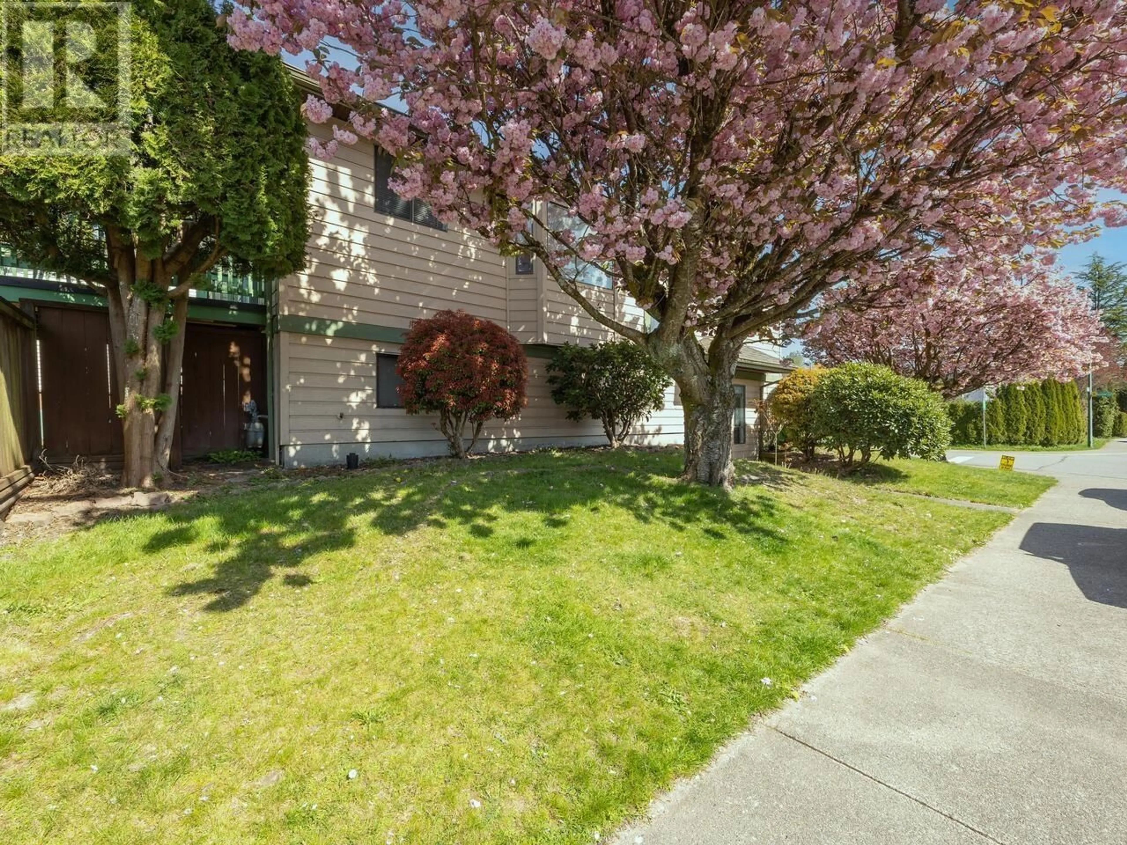 A pic from outside/outdoor area/front of a property/back of a property/a pic from drone, street for 2599 HARRIER DRIVE, Coquitlam British Columbia V3E2A7