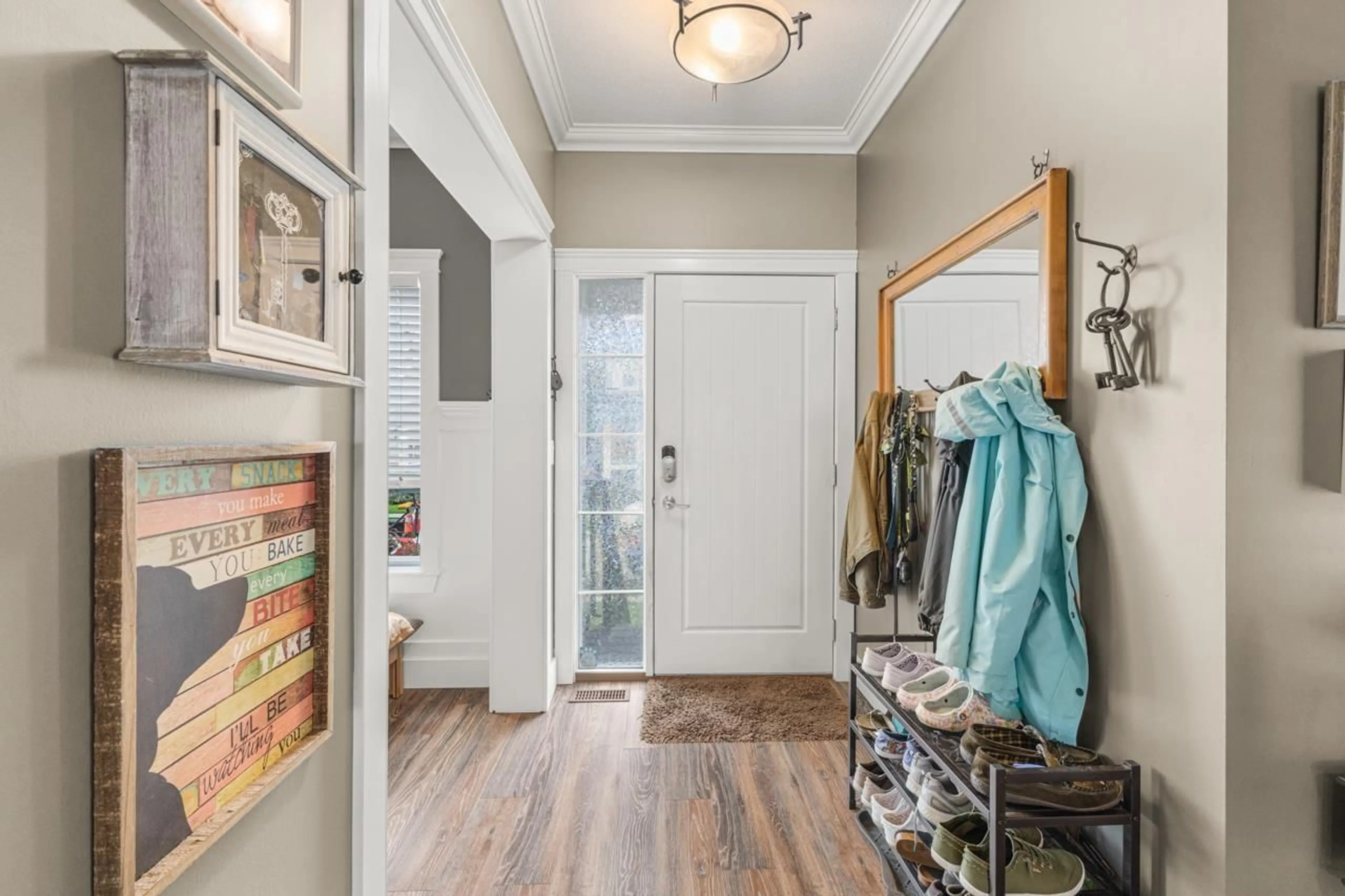 Indoor entryway for 8724 MACHELL, Mission British Columbia V4S0C8