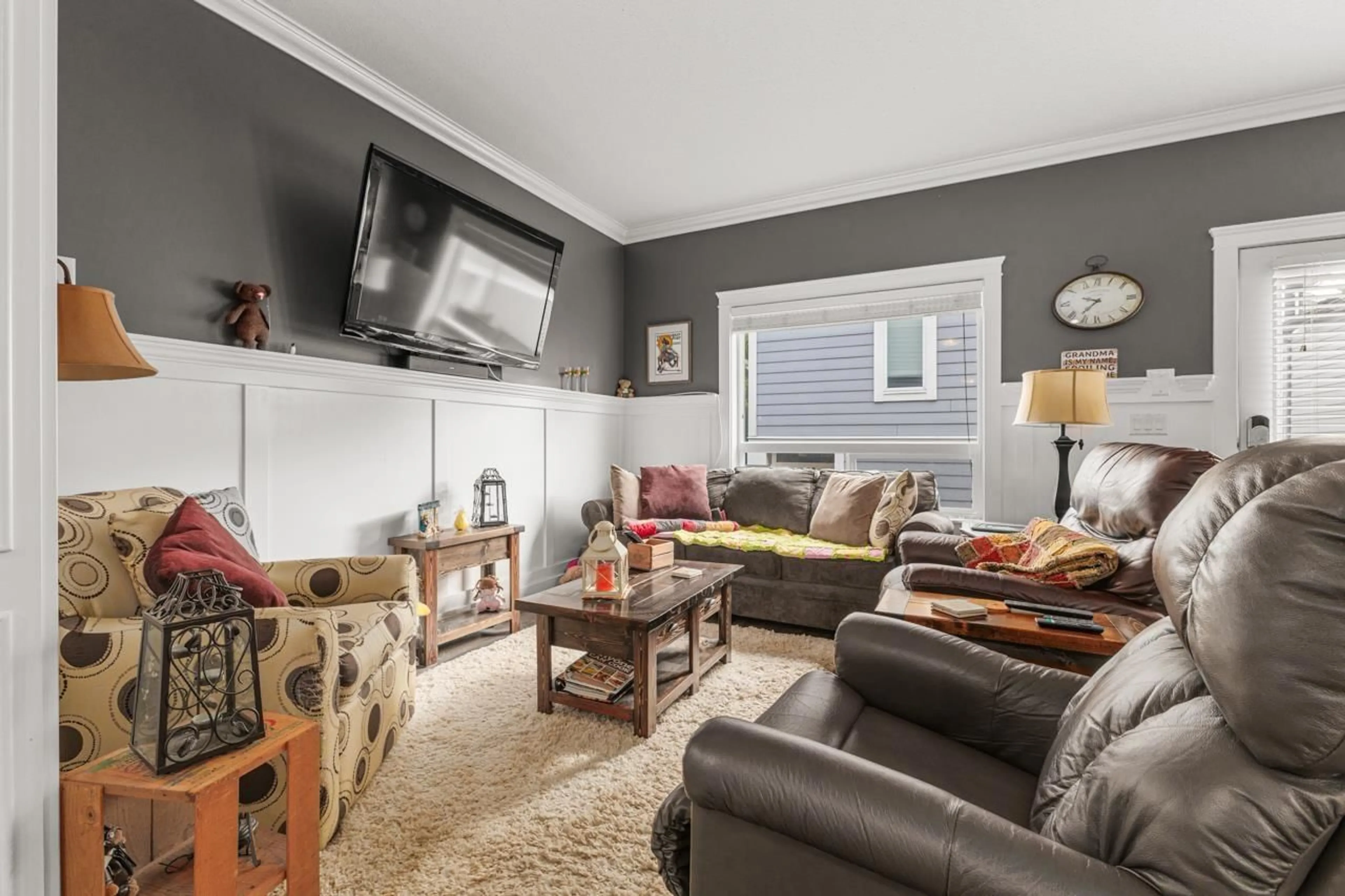 Living room with furniture, unknown for 8724 MACHELL, Mission British Columbia V4S0C8