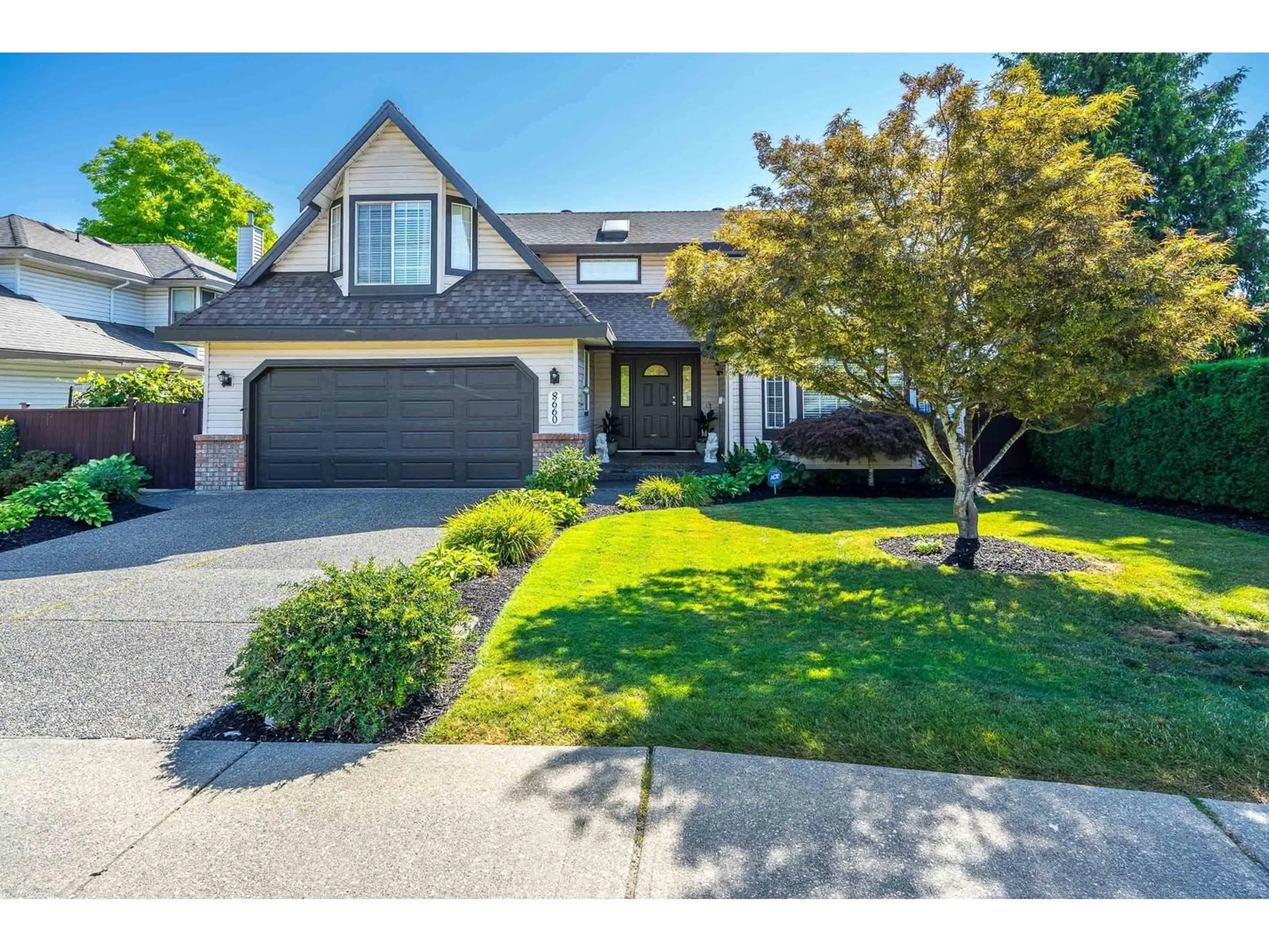 Home with vinyl exterior material, street for 8660 162, Surrey British Columbia V4N1B5
