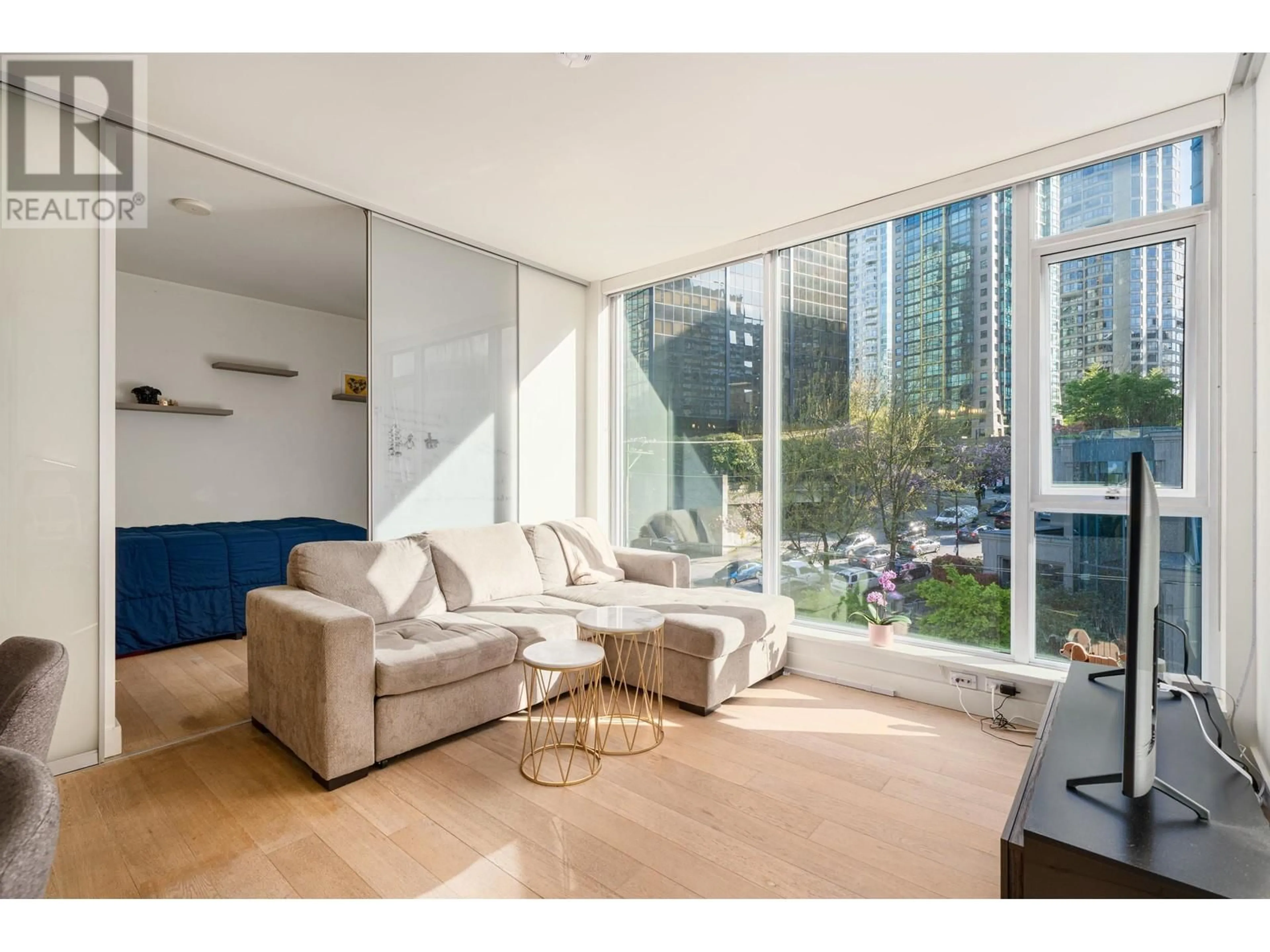 Living room with furniture, unknown for 403 - 1409 PENDER STREET, Vancouver British Columbia V6G2S3