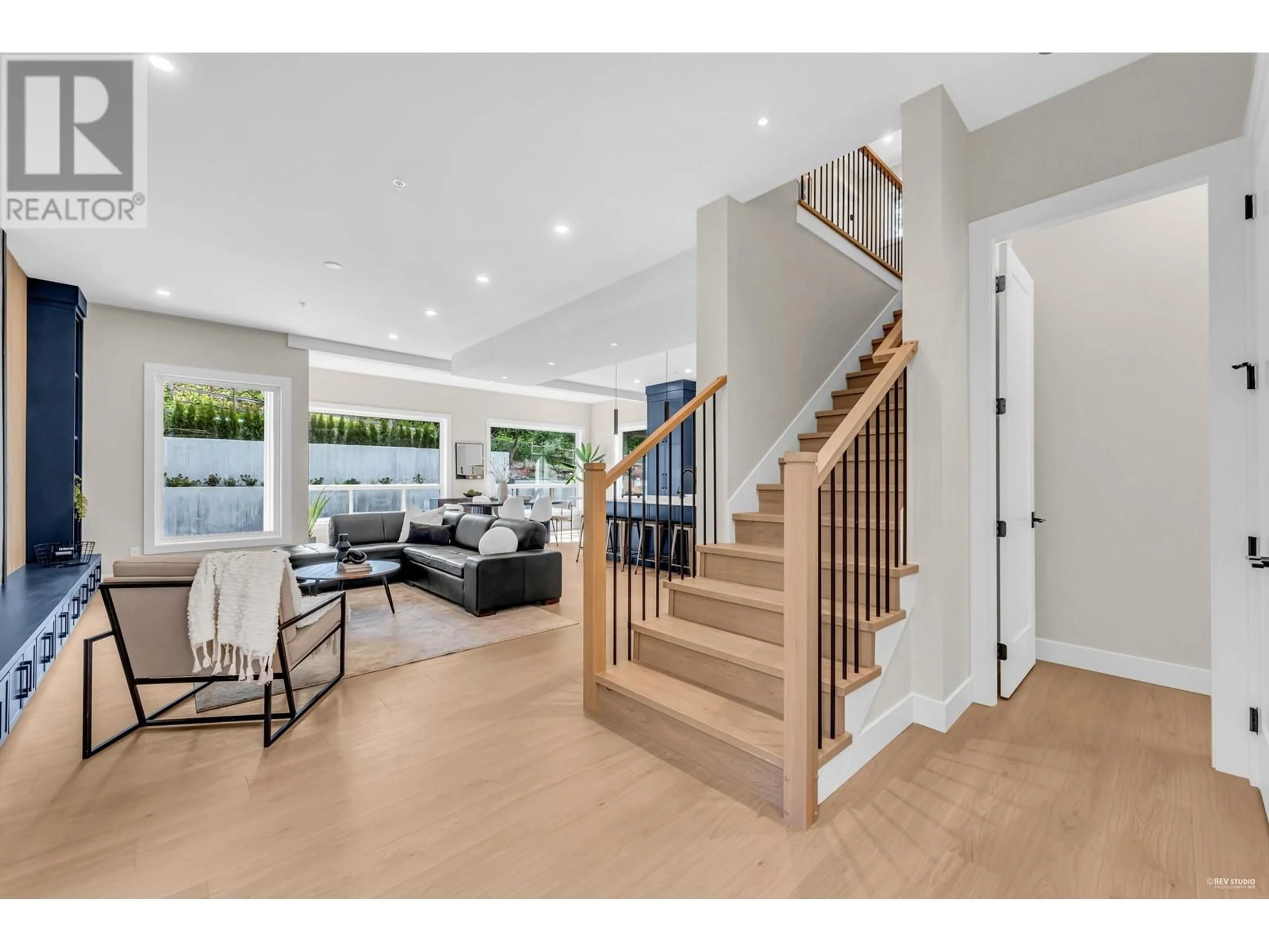 Indoor entryway for 13162 236TH STREET, Maple Ridge British Columbia V4R2S5