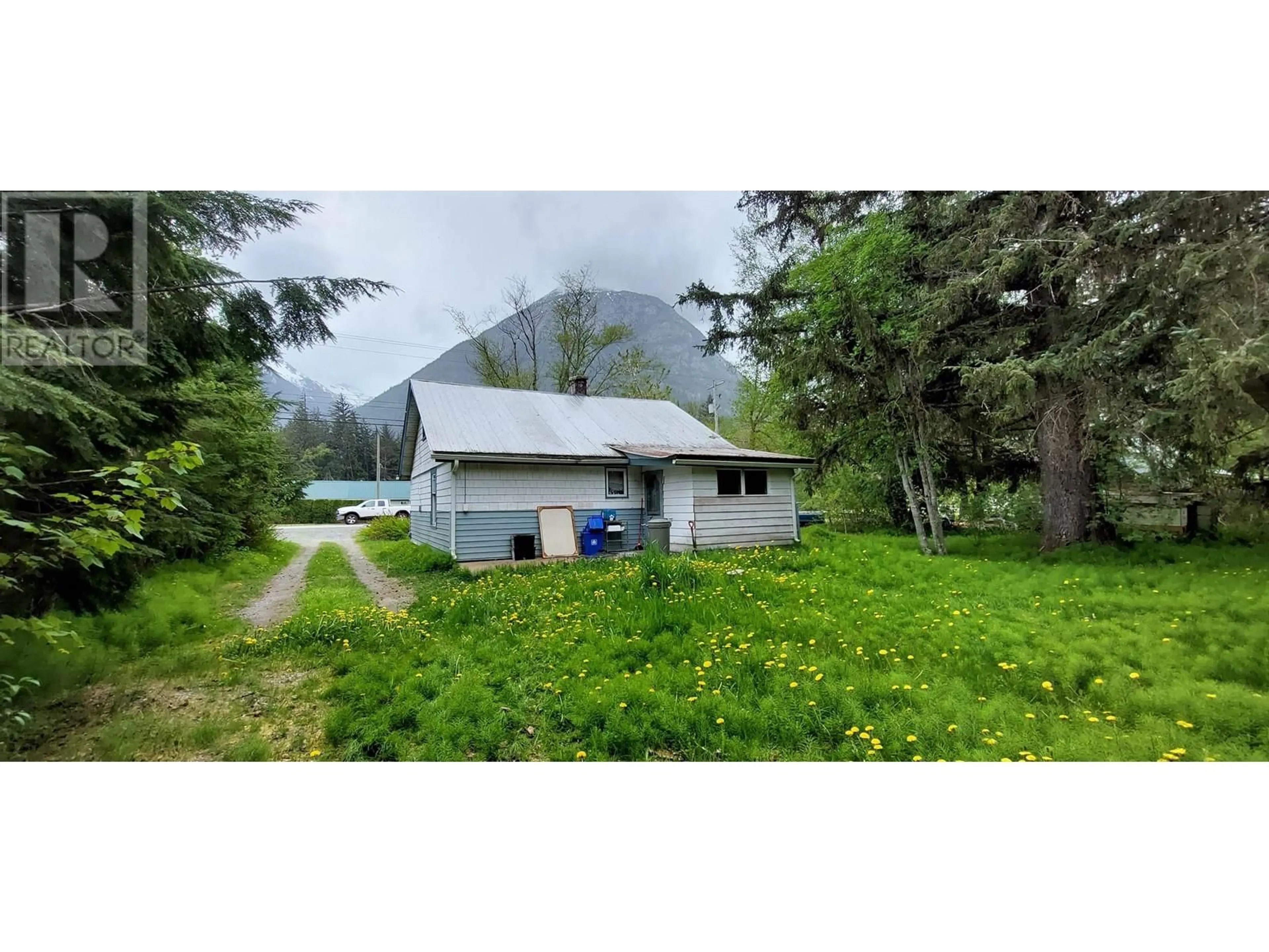 Shed for 1596 MACKENZIE HIGHWAY, Bella Coola British Columbia V0T1H0