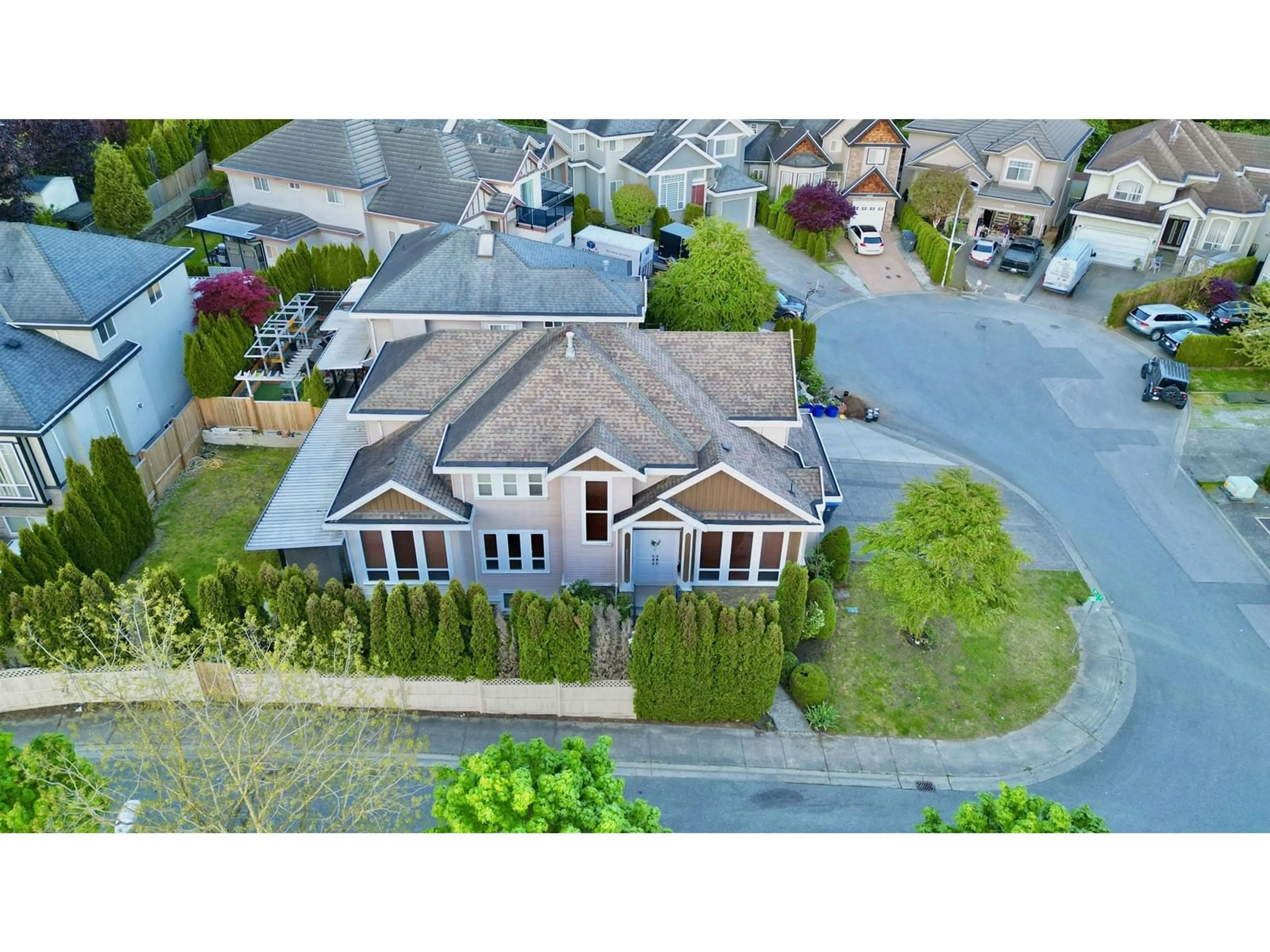 A pic from outside/outdoor area/front of a property/back of a property/a pic from drone, street for 8158 152, Surrey British Columbia V3S9Y8