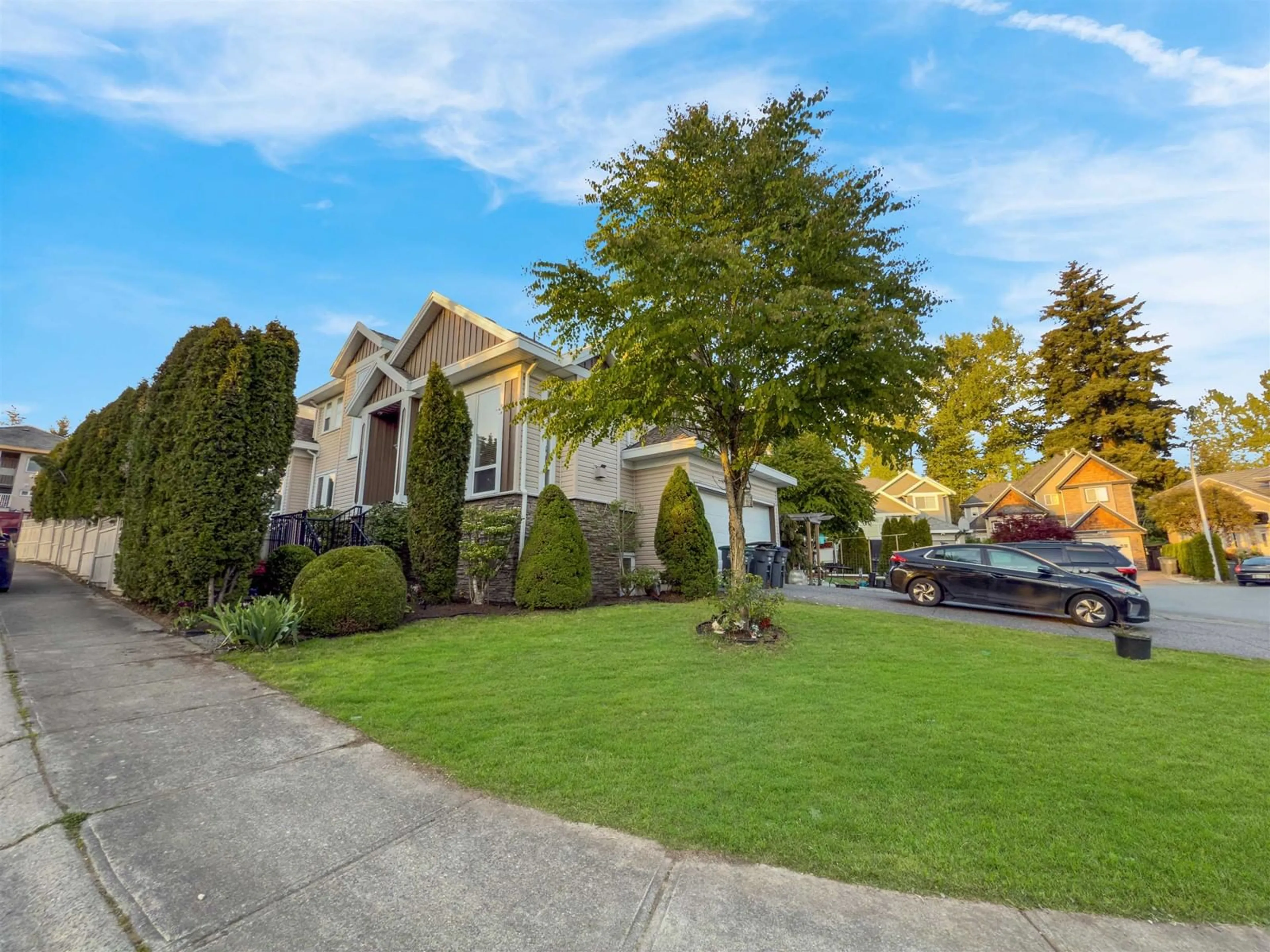 A pic from outside/outdoor area/front of a property/back of a property/a pic from drone, street for 8158 152, Surrey British Columbia V3S9Y8