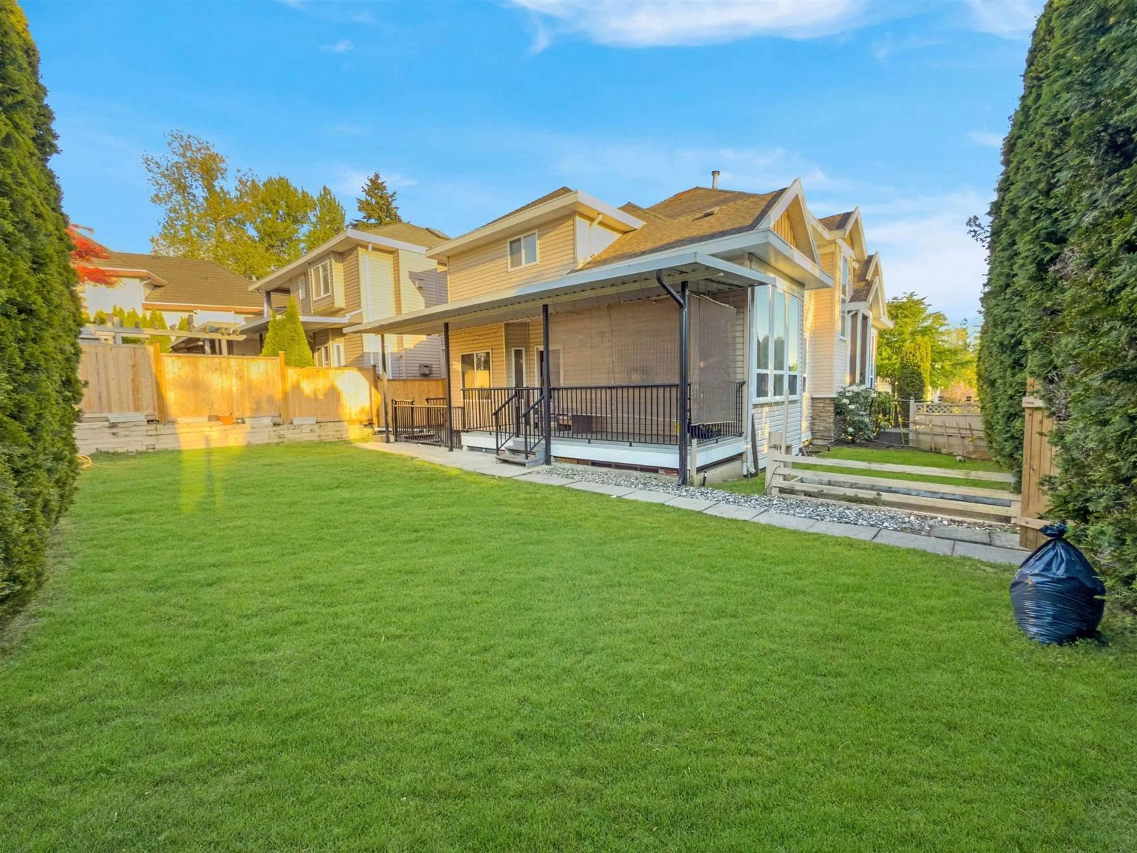 Patio, unknown for 8158 152, Surrey British Columbia V3S9Y8