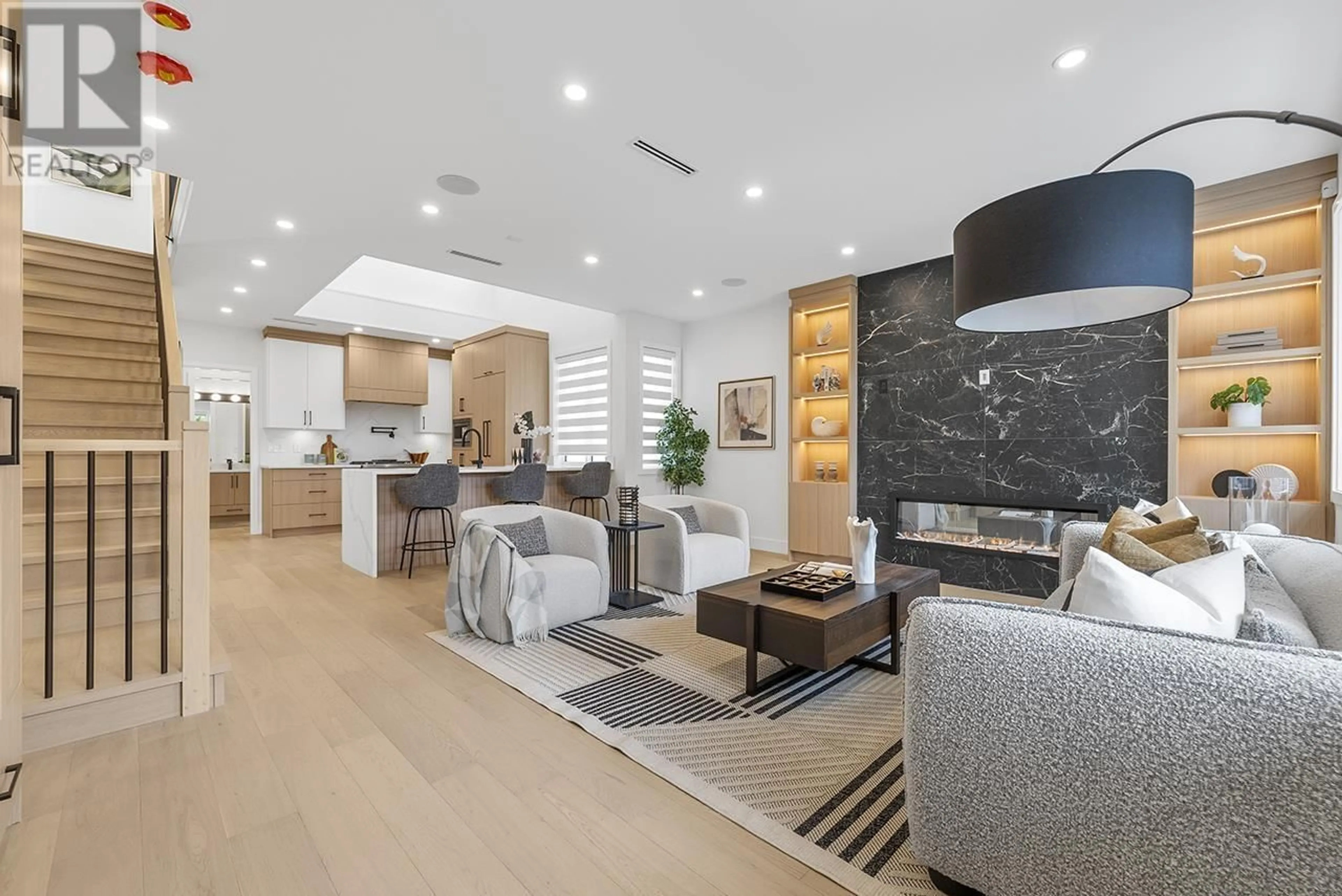 Open concept kitchen, unknown for 7588 2ND STREET, Burnaby British Columbia V3N3R6