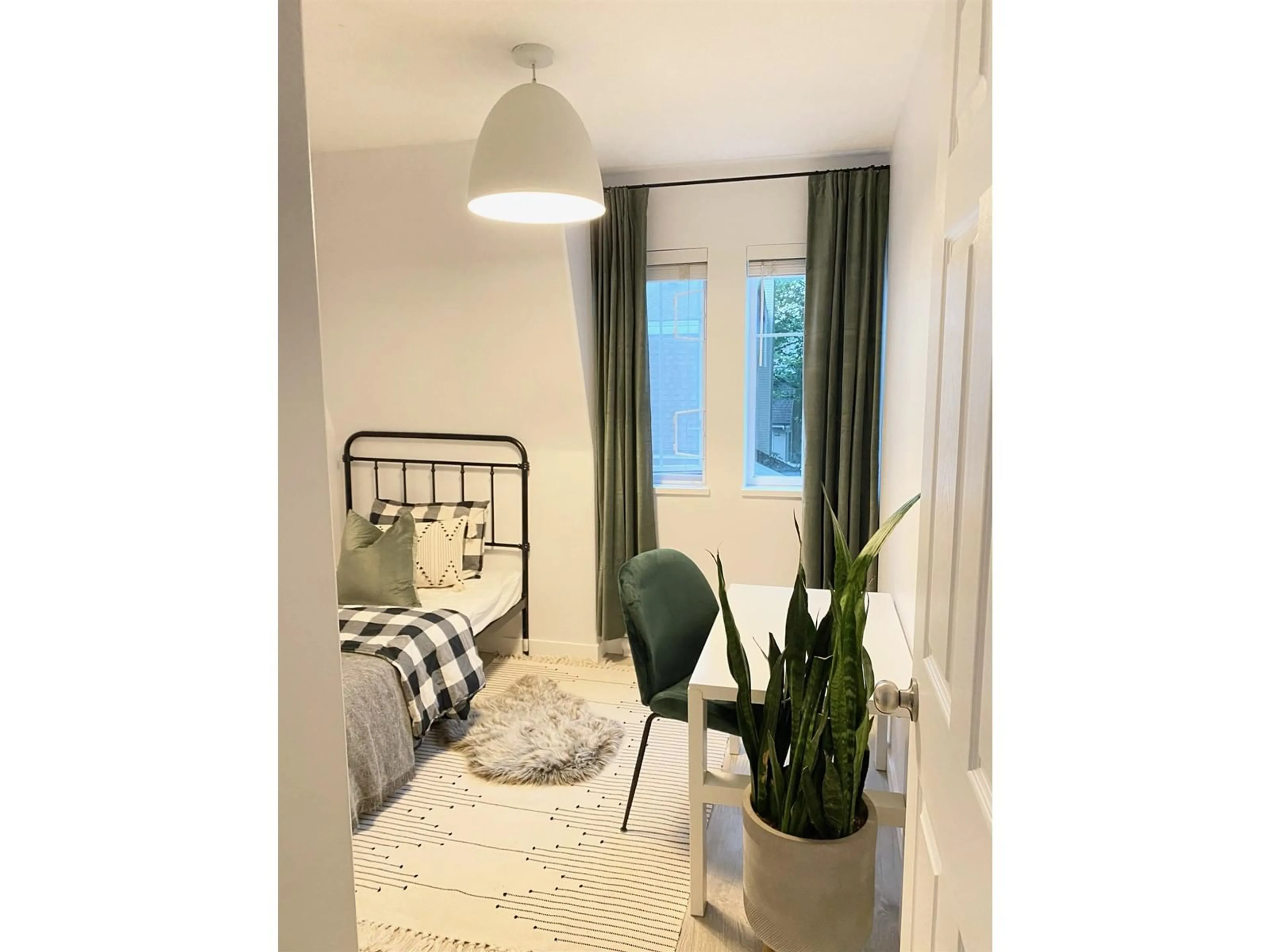 A pic of a room for 10 - 8930 WALNUT GROVE, Langley British Columbia V1M3K2