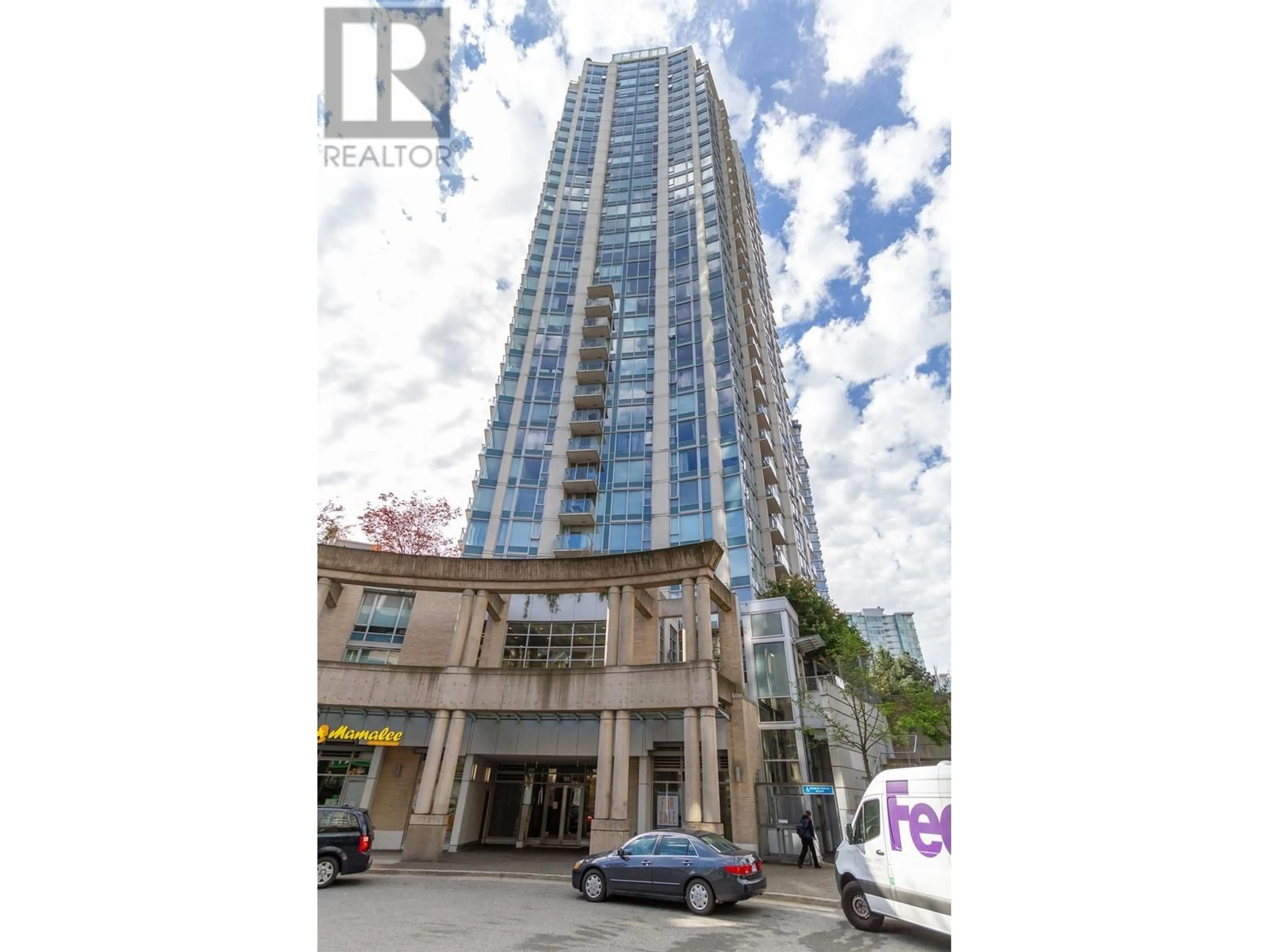 Indoor foyer for 901 - 188 KEEFER PLACE, Vancouver British Columbia V6B0J1