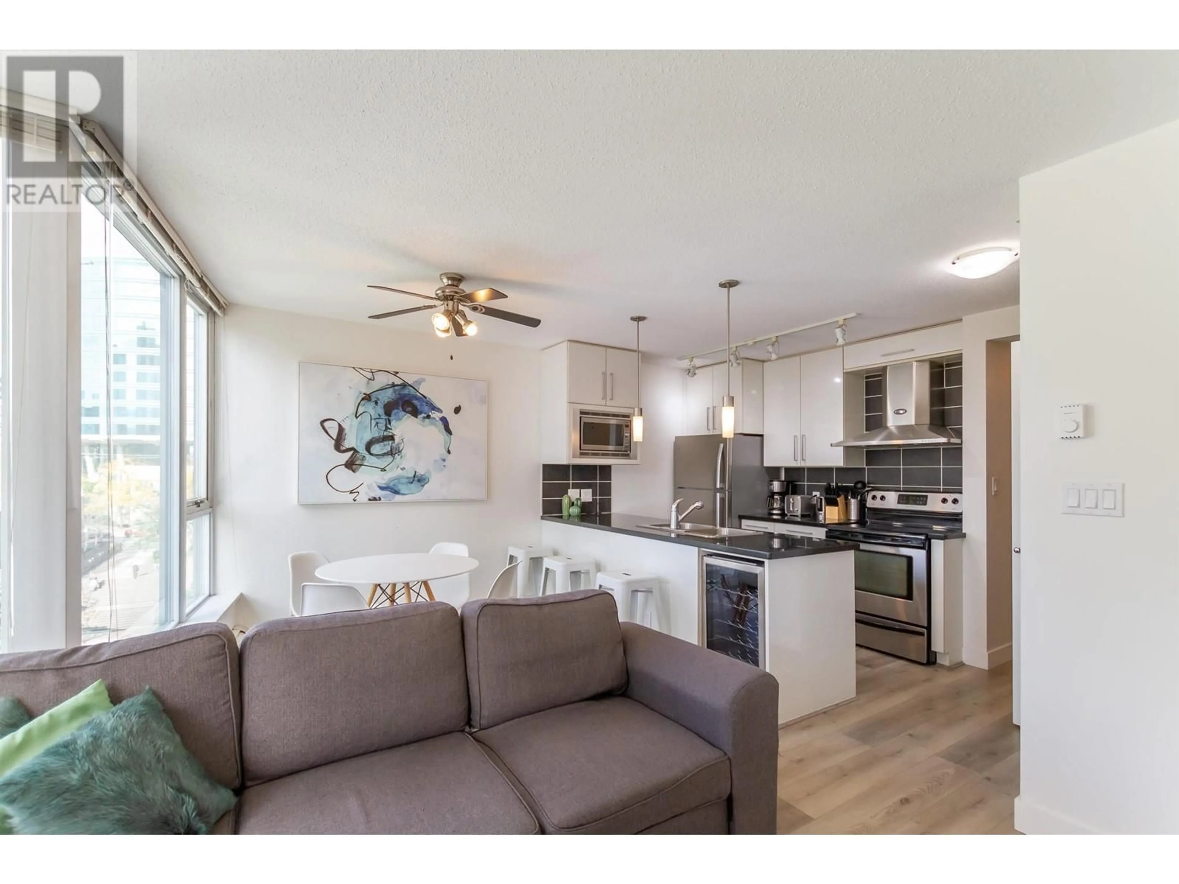 Open concept kitchen, unknown for 901 - 188 KEEFER PLACE, Vancouver British Columbia V6B0J1