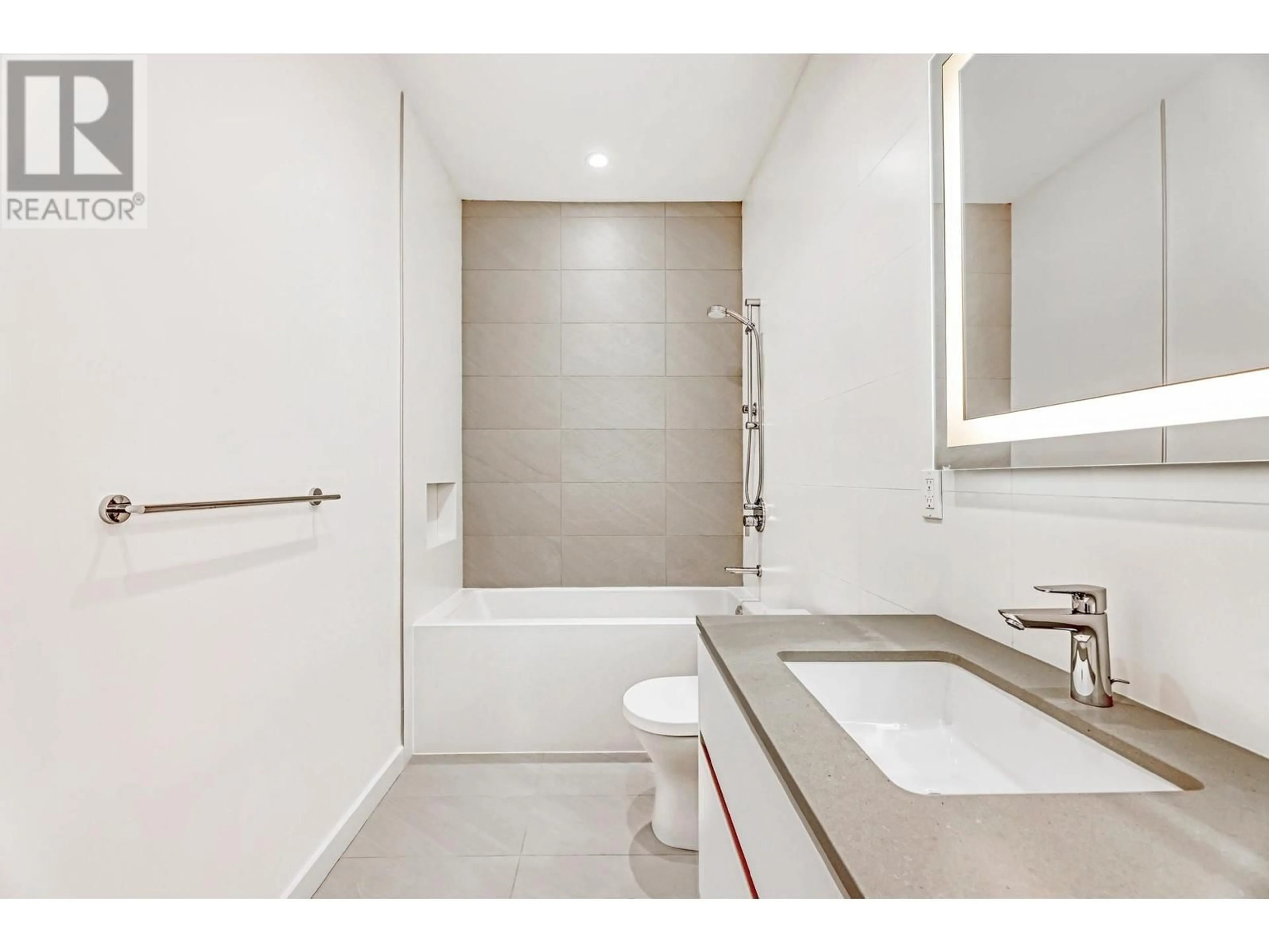 Standard bathroom, ceramic/tile floor for 2946 SNOWBERRY PLACE, Squamish British Columbia V8B1B1