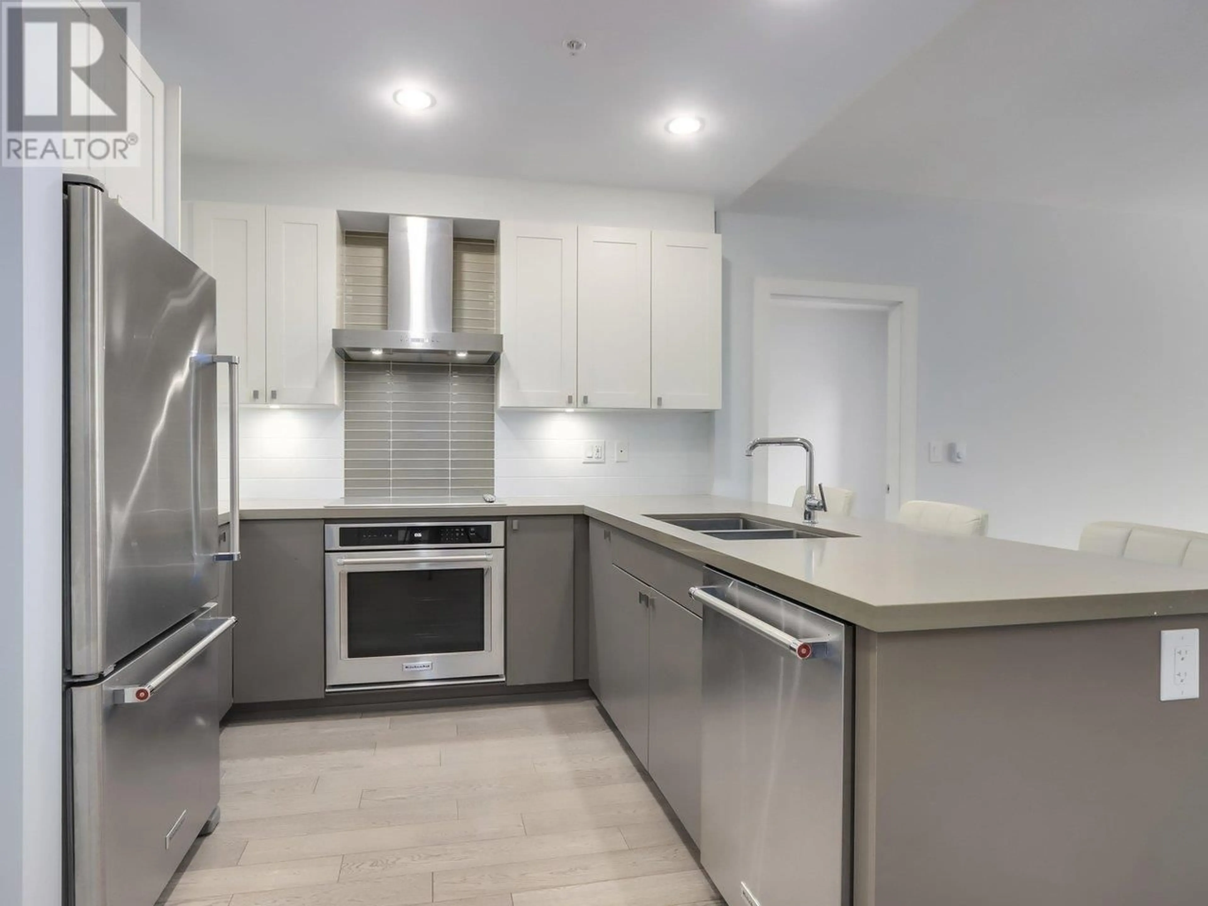 Standard kitchen, ceramic/tile floor for 202 - 3399 NOEL DRIVE, Burnaby British Columbia V3J0G8