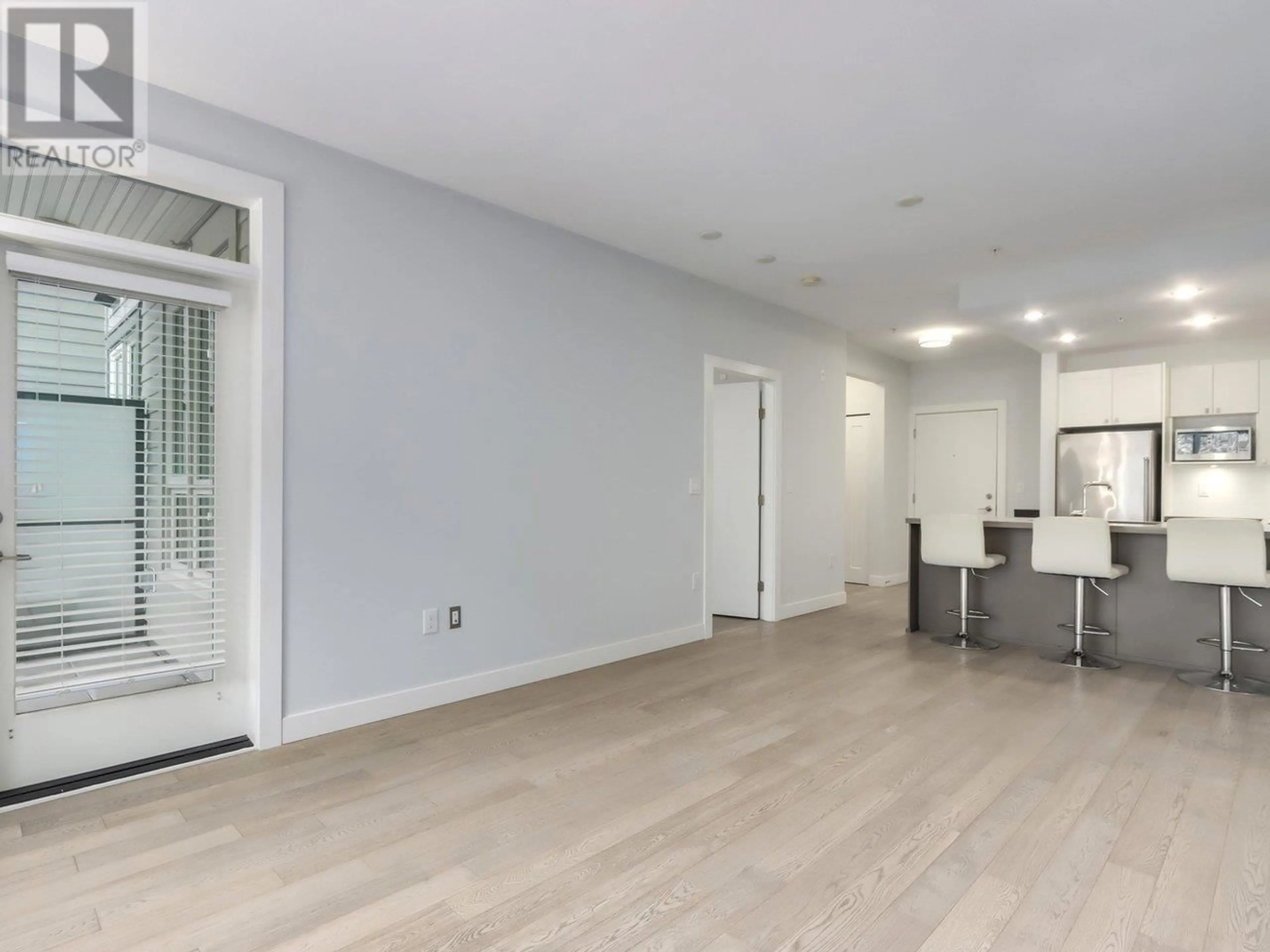 A pic of a room for 202 - 3399 NOEL DRIVE, Burnaby British Columbia V3J0G8