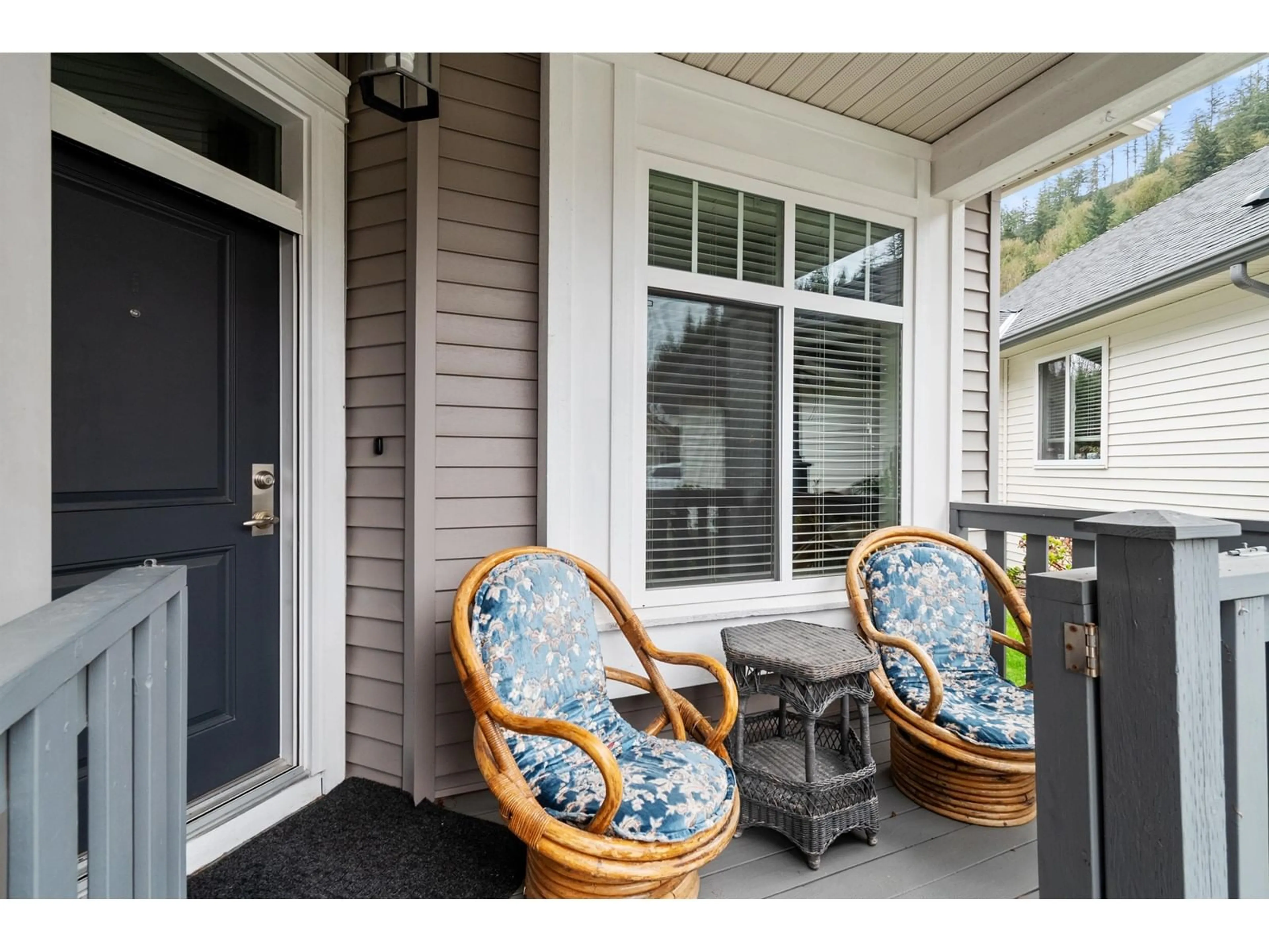 Patio, street for 5590 CRAWLEY DRIVE, Chilliwack British Columbia V2R0P7