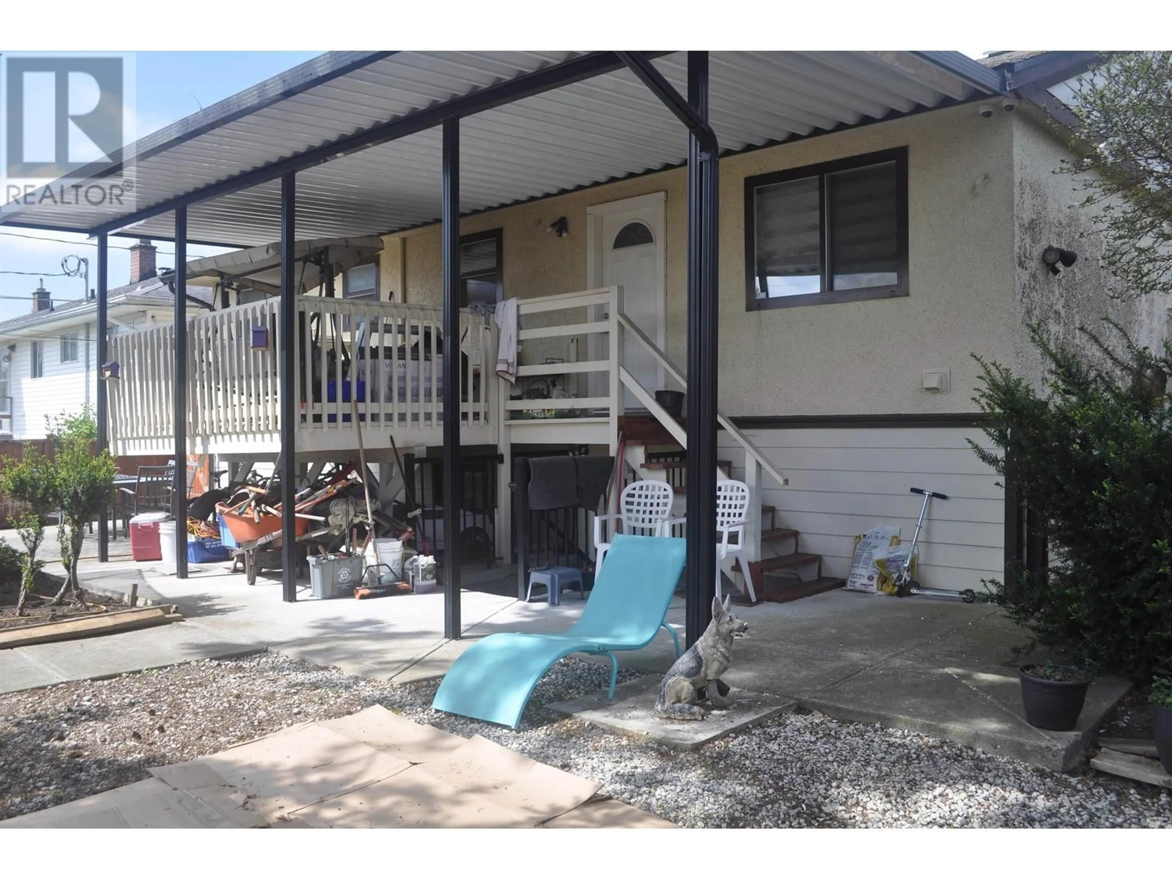 Patio, street for 3796 PETER STREET, Burnaby British Columbia V5J1N4