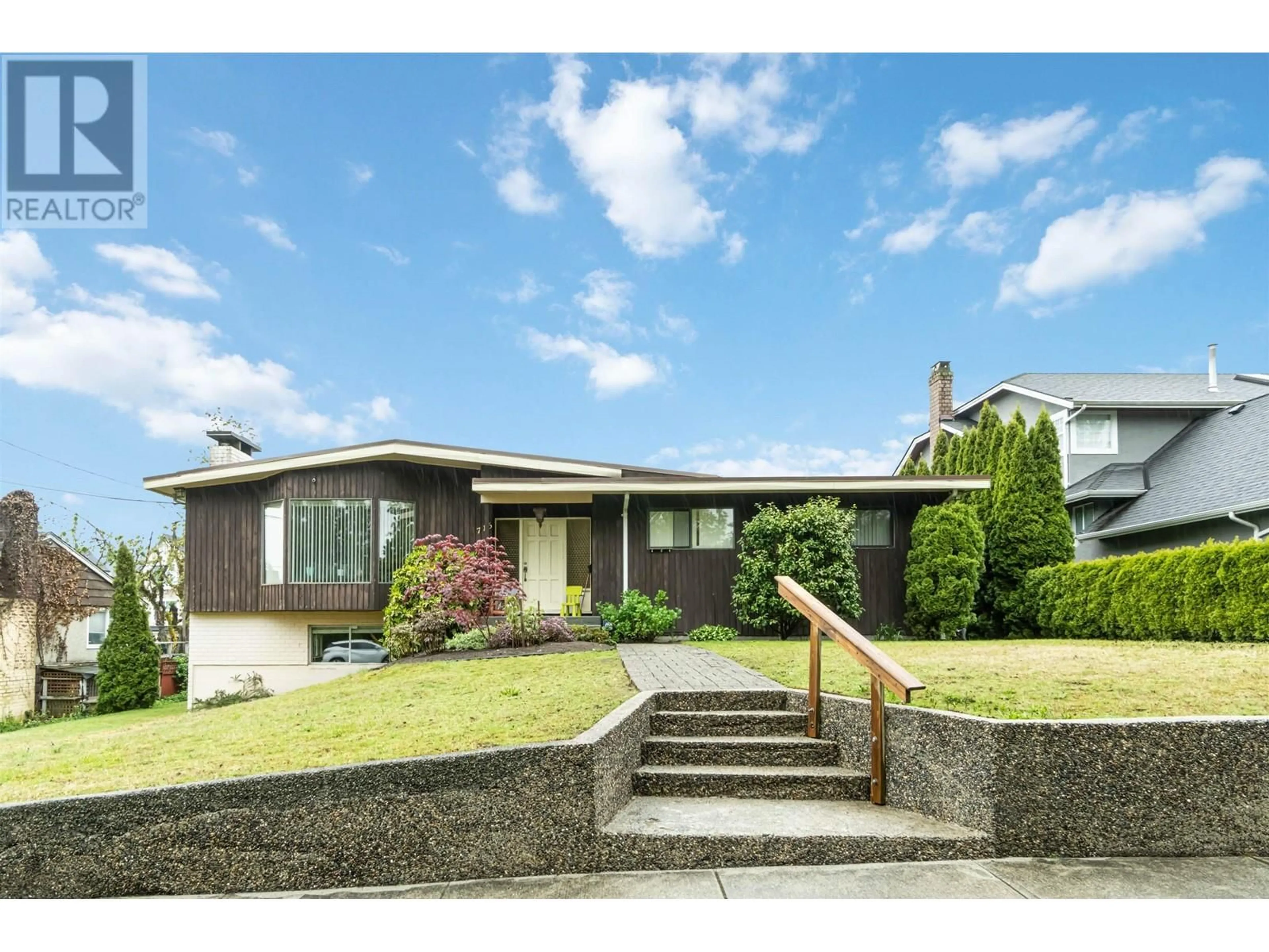 Home with vinyl exterior material, street for 716 GUILTNER STREET, Coquitlam British Columbia V3J4M5
