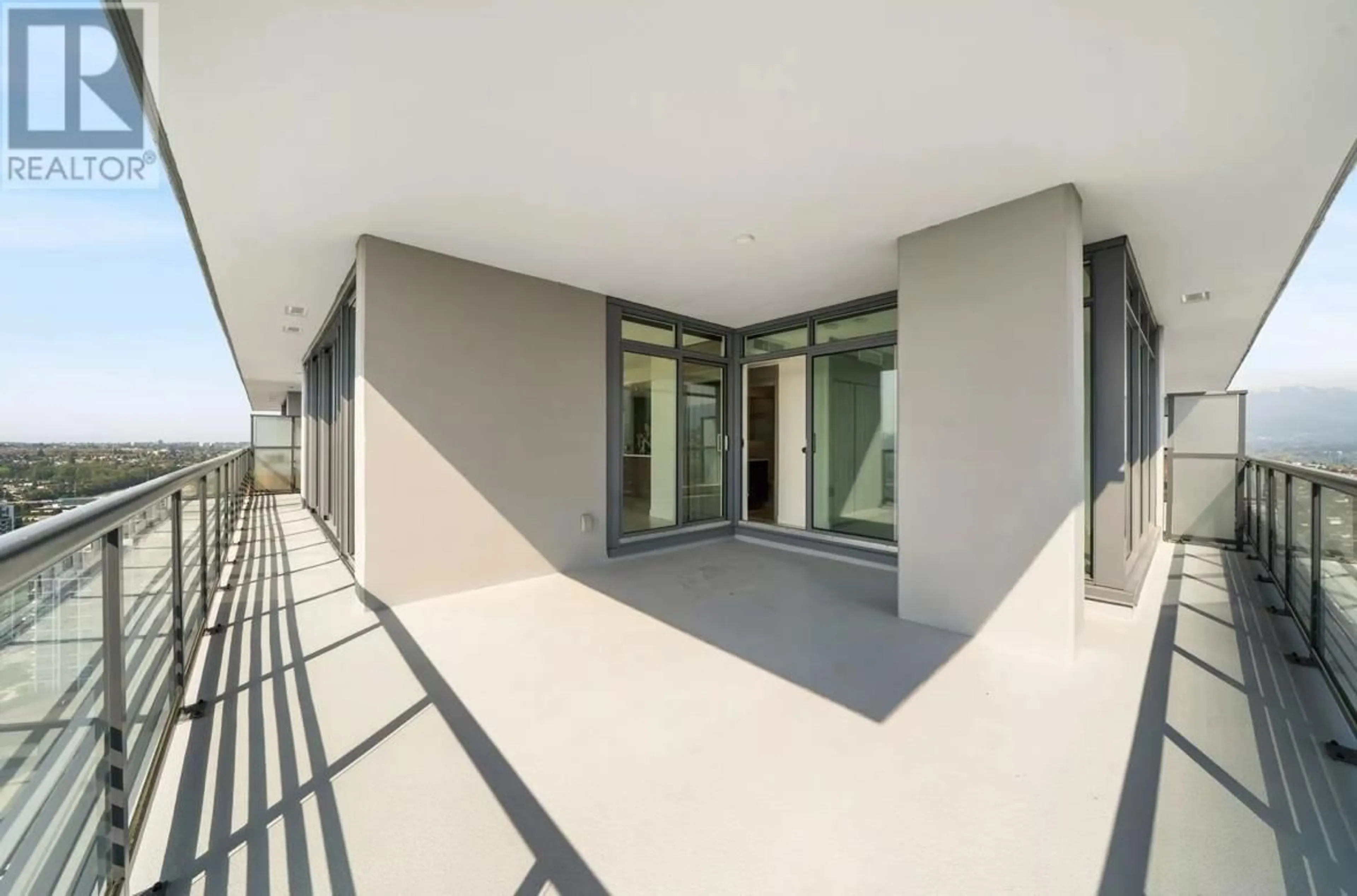 Indoor foyer for 3807 - 4720 LOUGHEED HIGHWAY, Burnaby British Columbia V5C0M8
