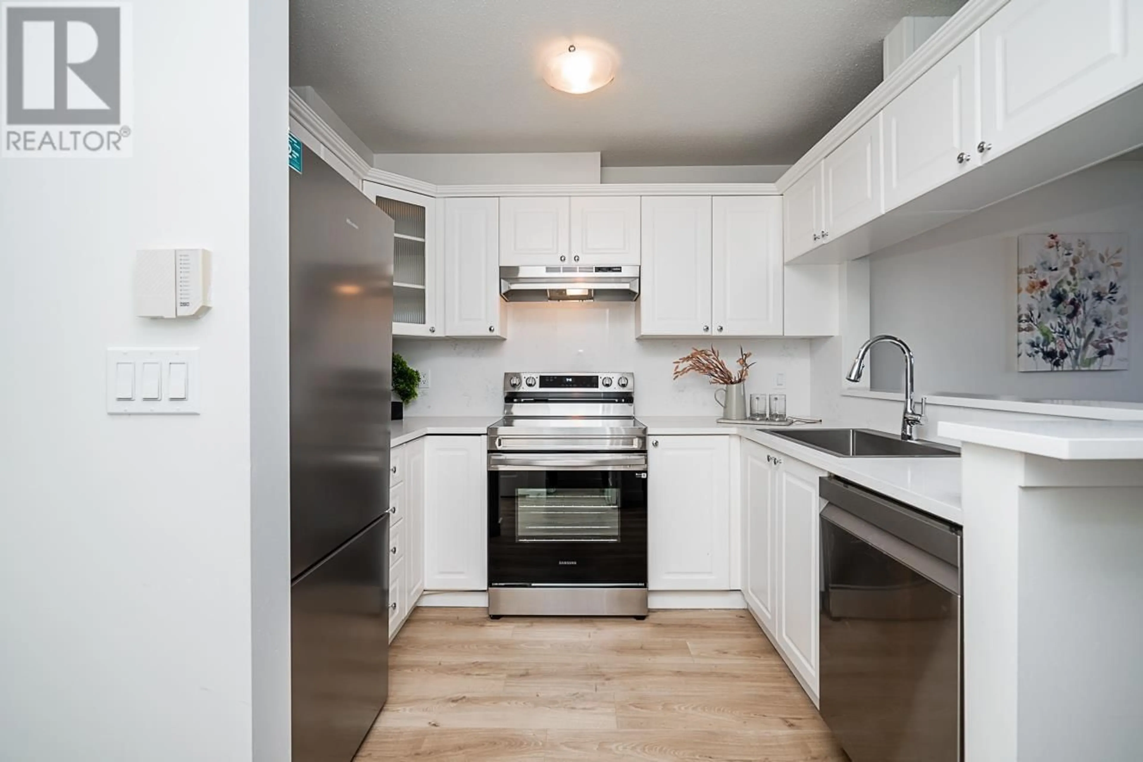 Standard kitchen, wood/laminate floor for 403 - 5600 ANDREWS ROAD, Richmond British Columbia V7E6N1