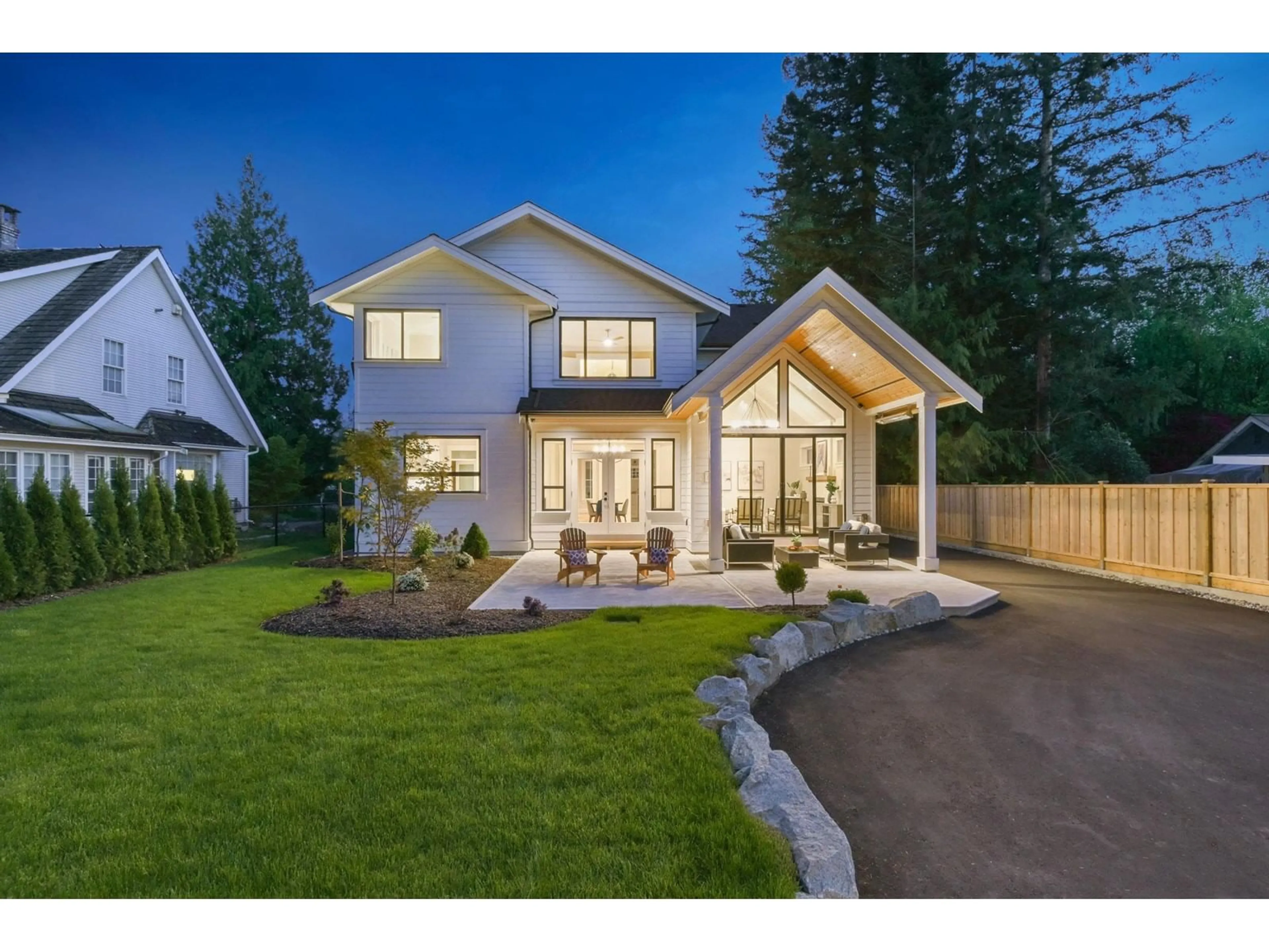 Home with vinyl exterior material, mountain view for 23633 36A, Langley British Columbia V2Z2J6