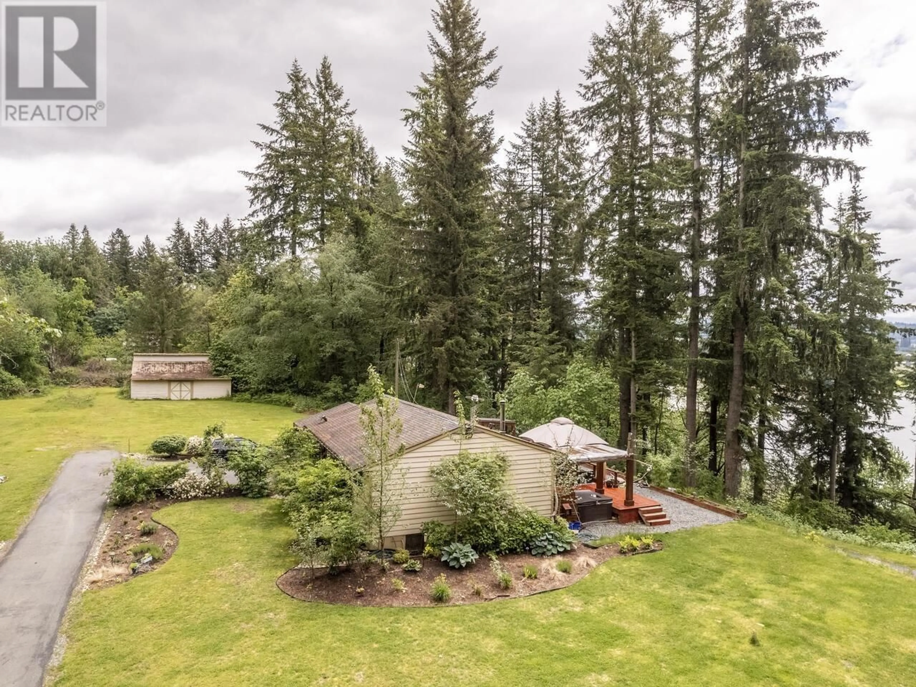 A pic from outside/outdoor area/front of a property/back of a property/a pic from drone, unknown for 26521 LOUGHEED HIGHWAY, Maple Ridge British Columbia V2W1K2