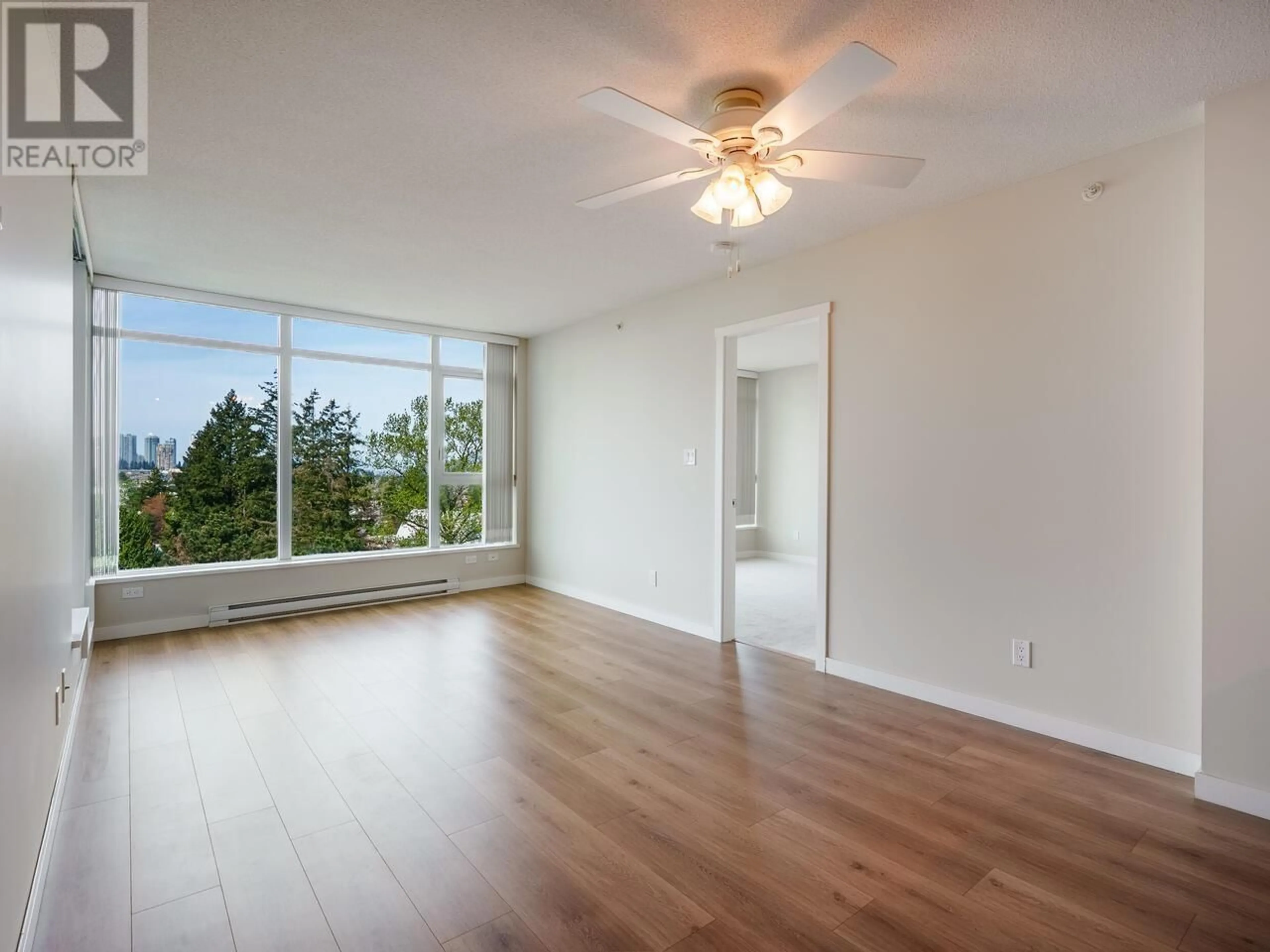A pic of a room for 1008 - 6688 ARCOLA STREET, Burnaby British Columbia V5E0B3