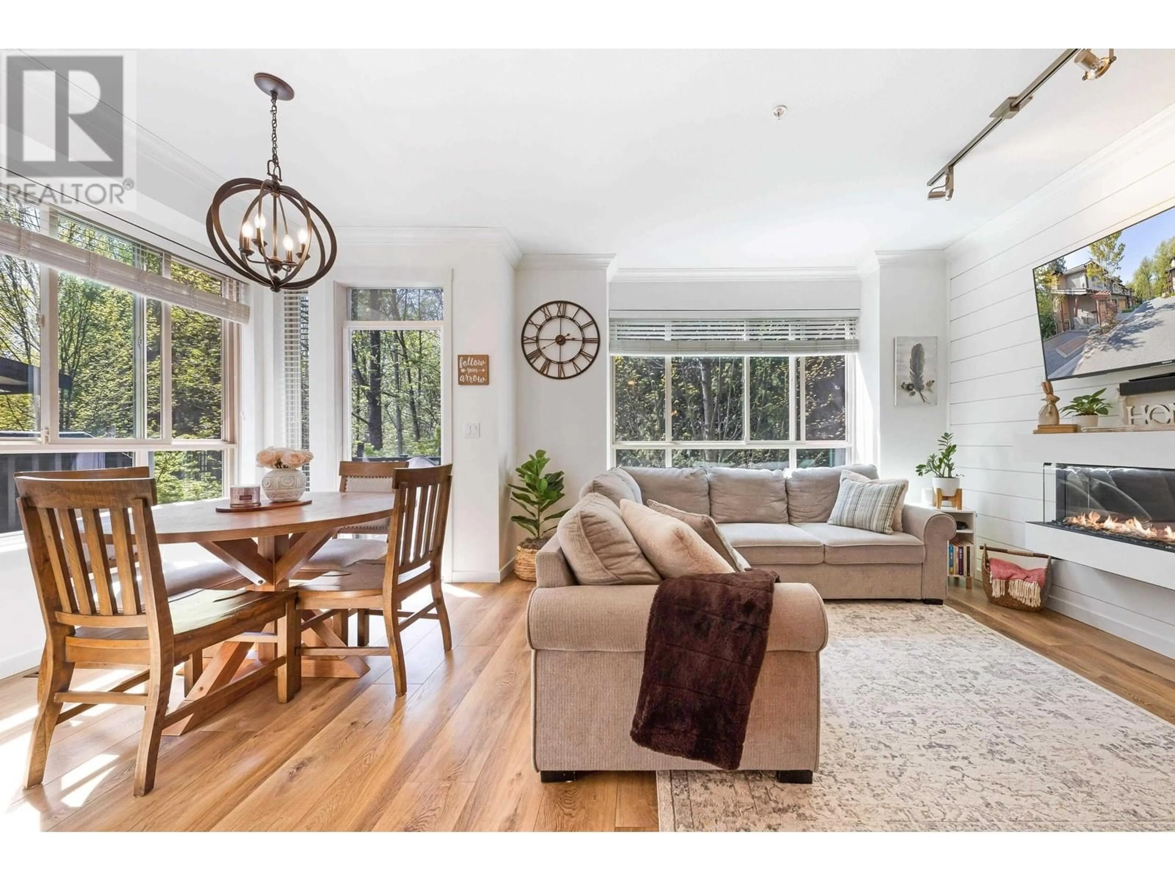 Living room with furniture, wood/laminate floor for 37 - 23986 104 AVENUE, Maple Ridge British Columbia V2W0G8