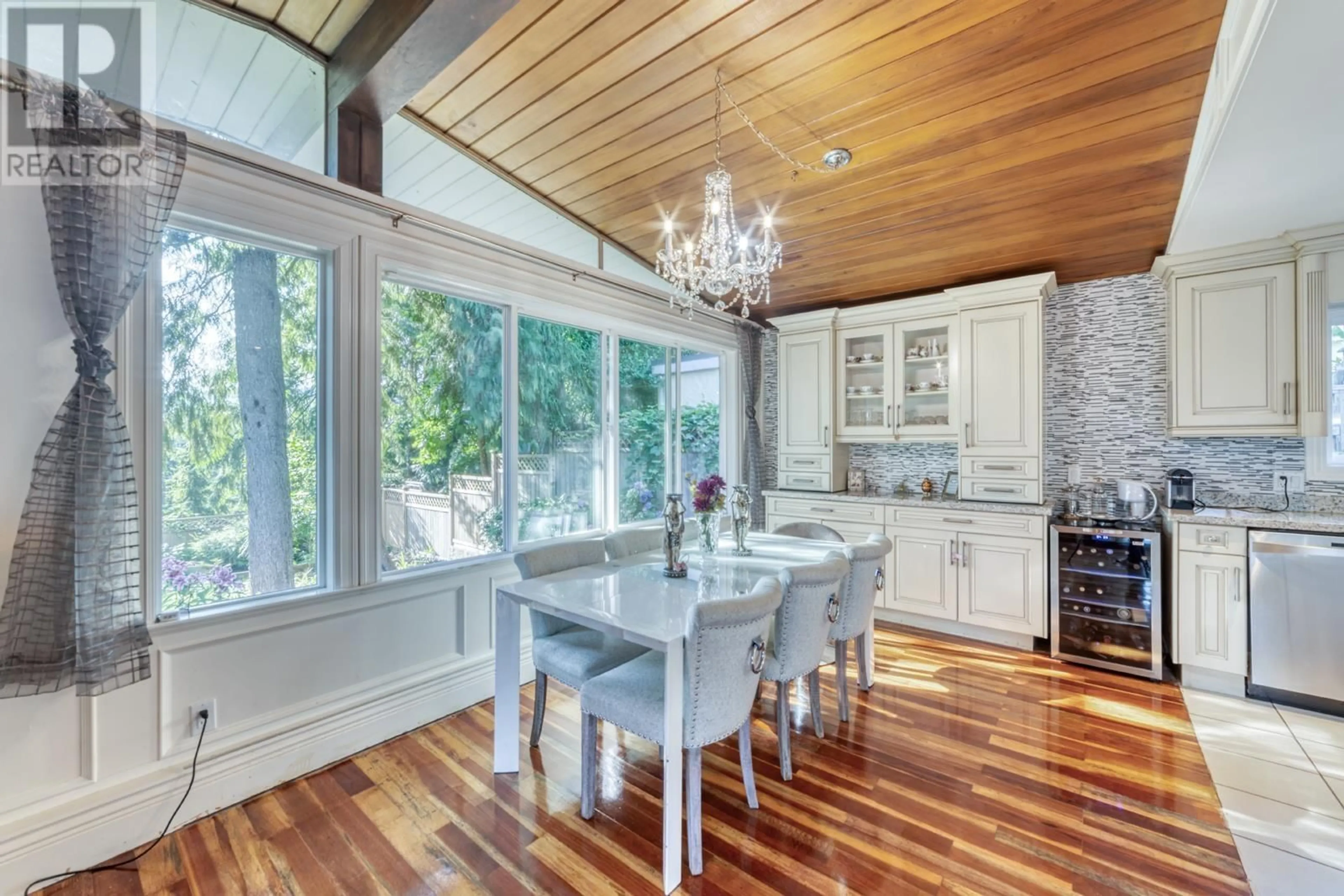 Dining room, wood/laminate floor for 990 KINSAC STREET, Coquitlam British Columbia V3J4V1
