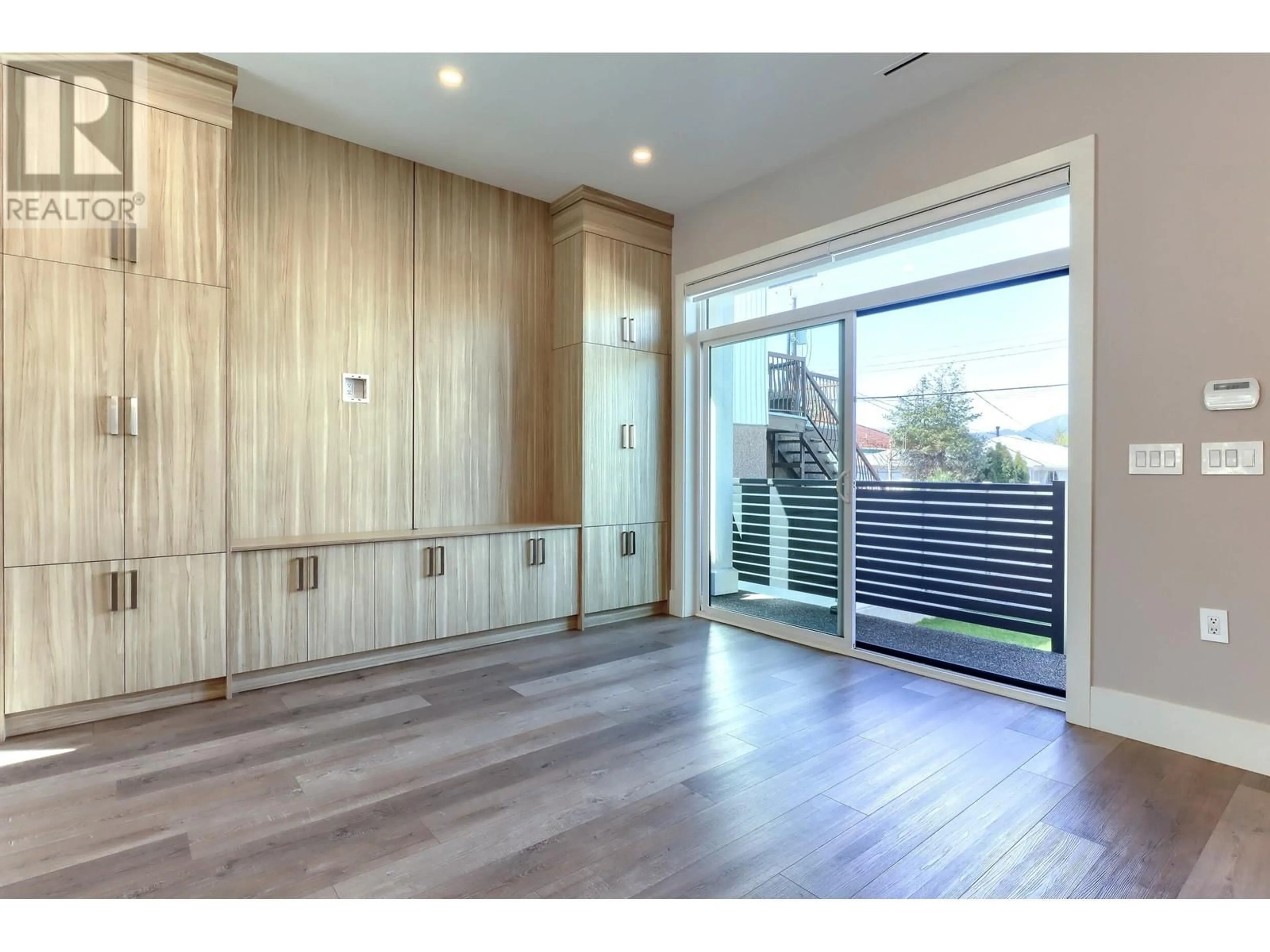 Unknown for 3121 17TH AVENUE, Vancouver British Columbia V5M2N8
