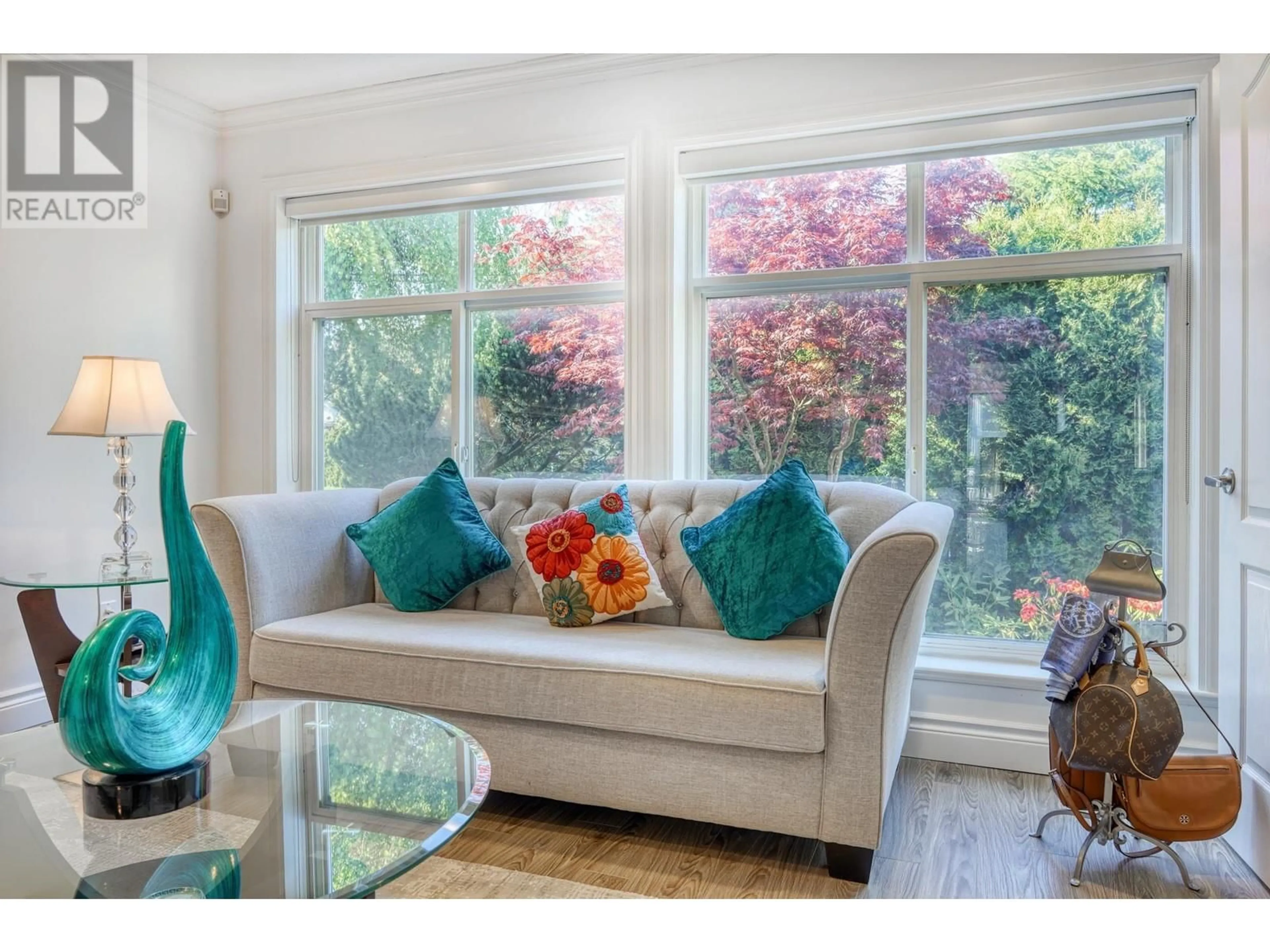 Living room with furniture, wood/laminate floor for 4218 10TH AVENUE, Vancouver British Columbia V6R2H4