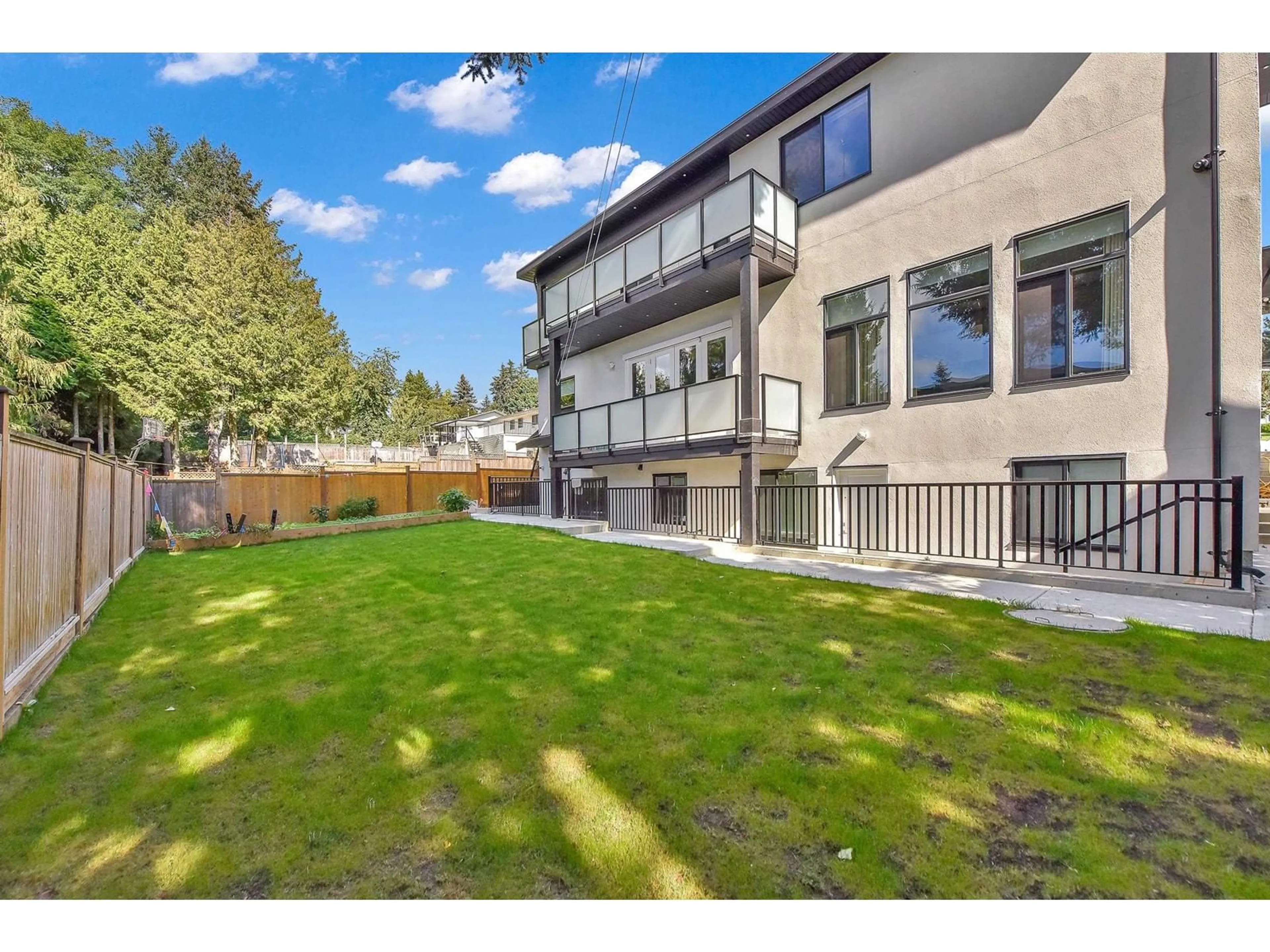 Patio, unknown for 5833 180, Surrey British Columbia V3S4L2